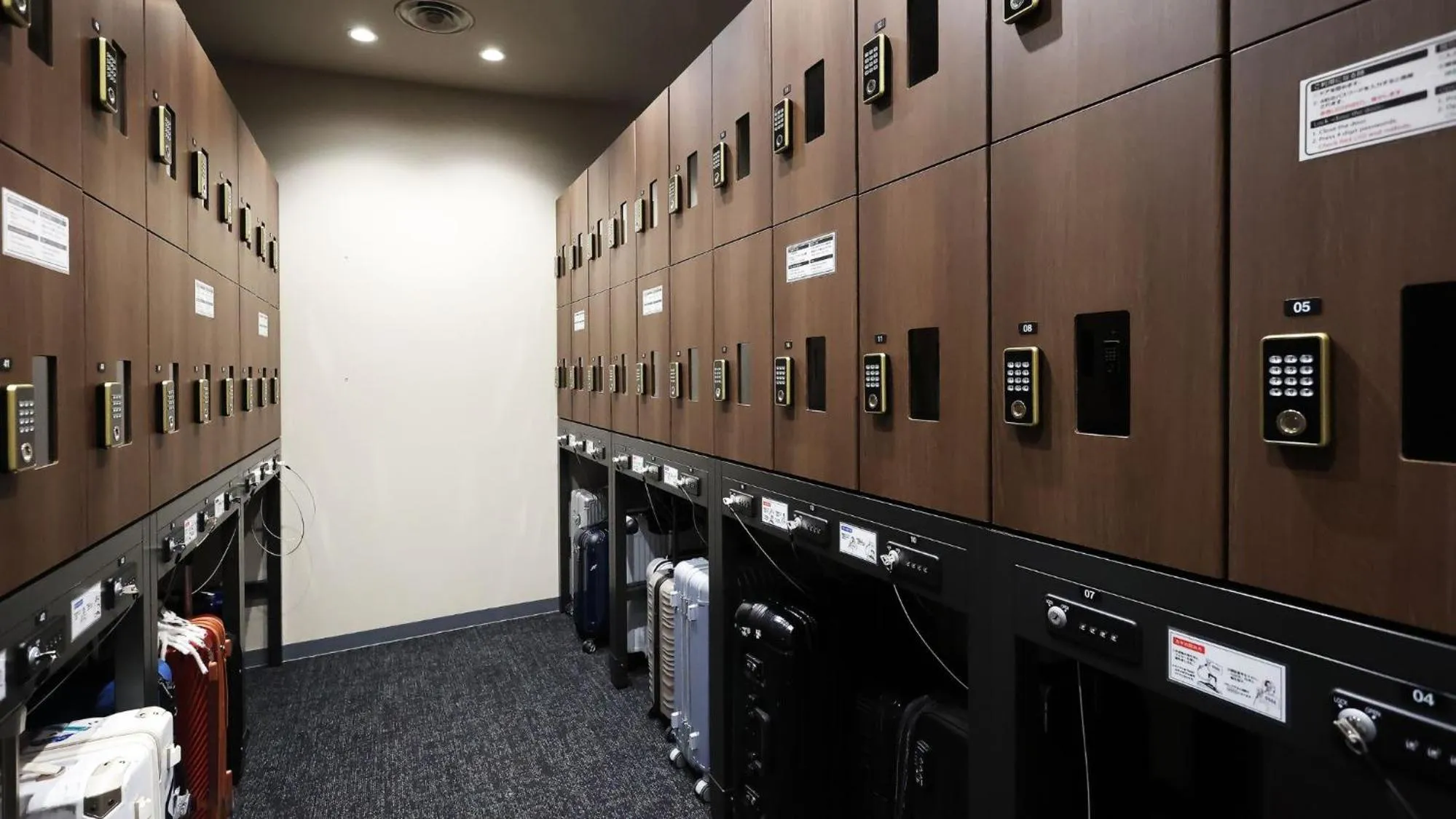 locker in SK HOTEL Kobe Ekimae