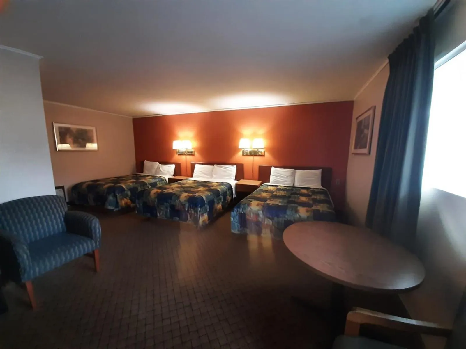 Bed in Happy Stay Inn