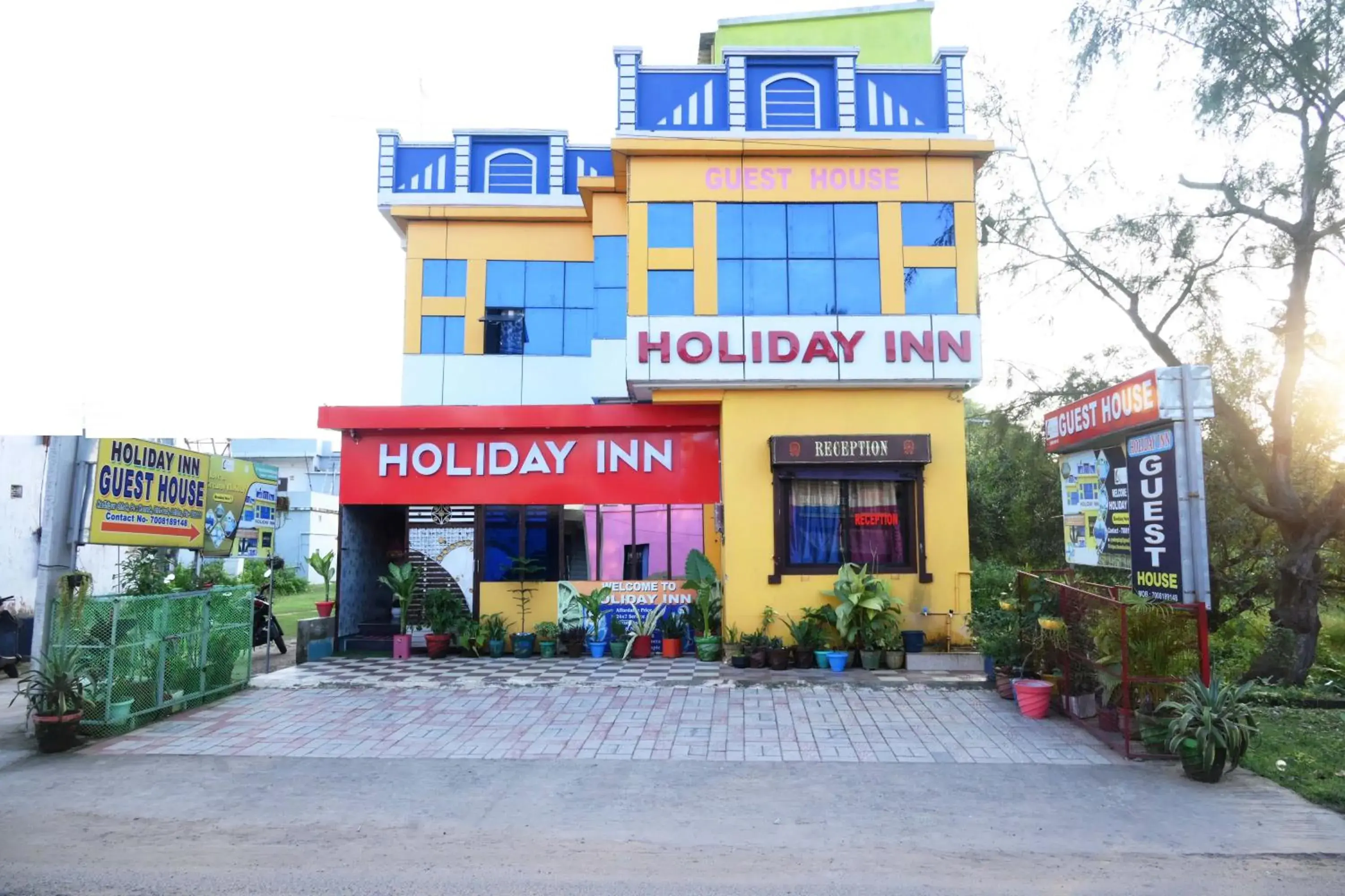 HOLIDAY INN HOLIDAY INN