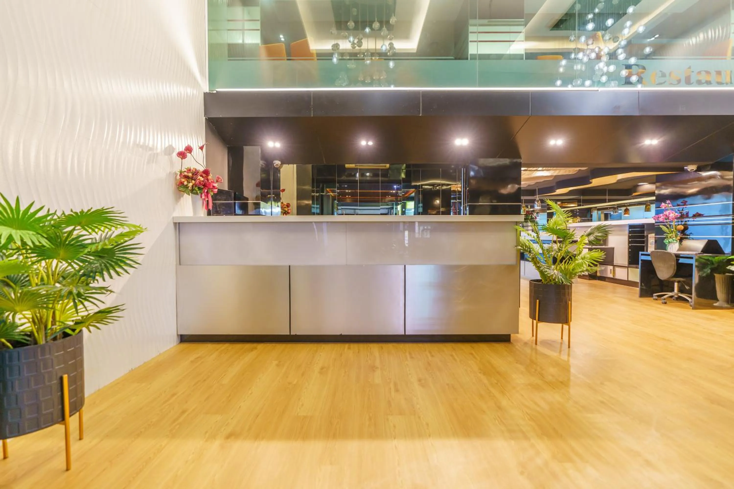 Lounge or bar in De Lux Bangkok Hotel