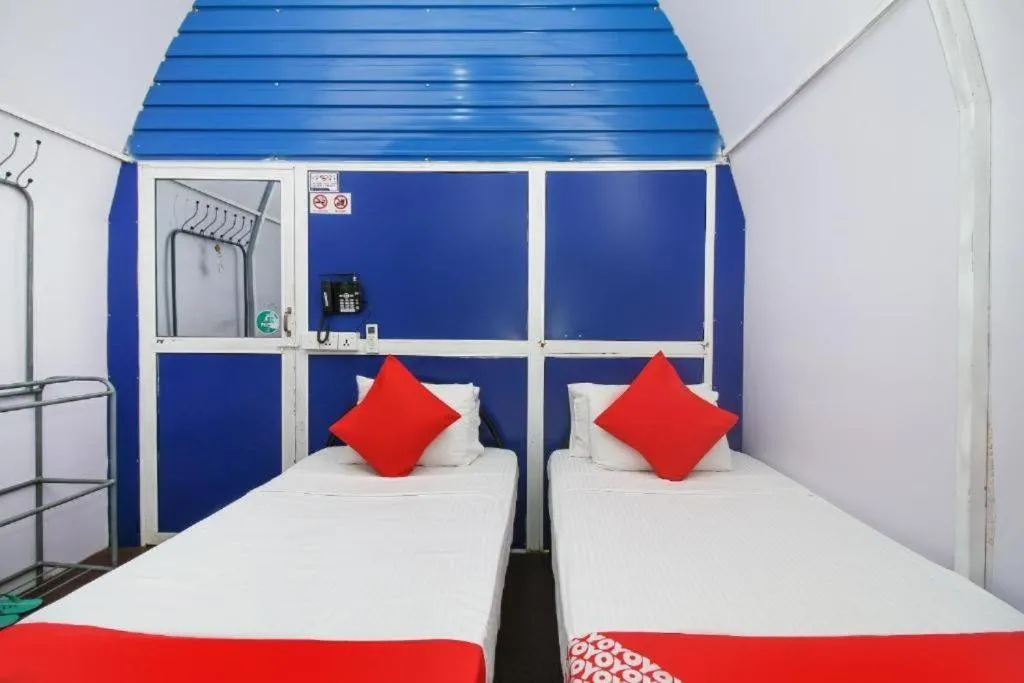 Bed in A4 Hostel Colombo INTL Airport Lounge - By A4 Transit Hub-Free Shuttle Pick Up & Drop 24HRS