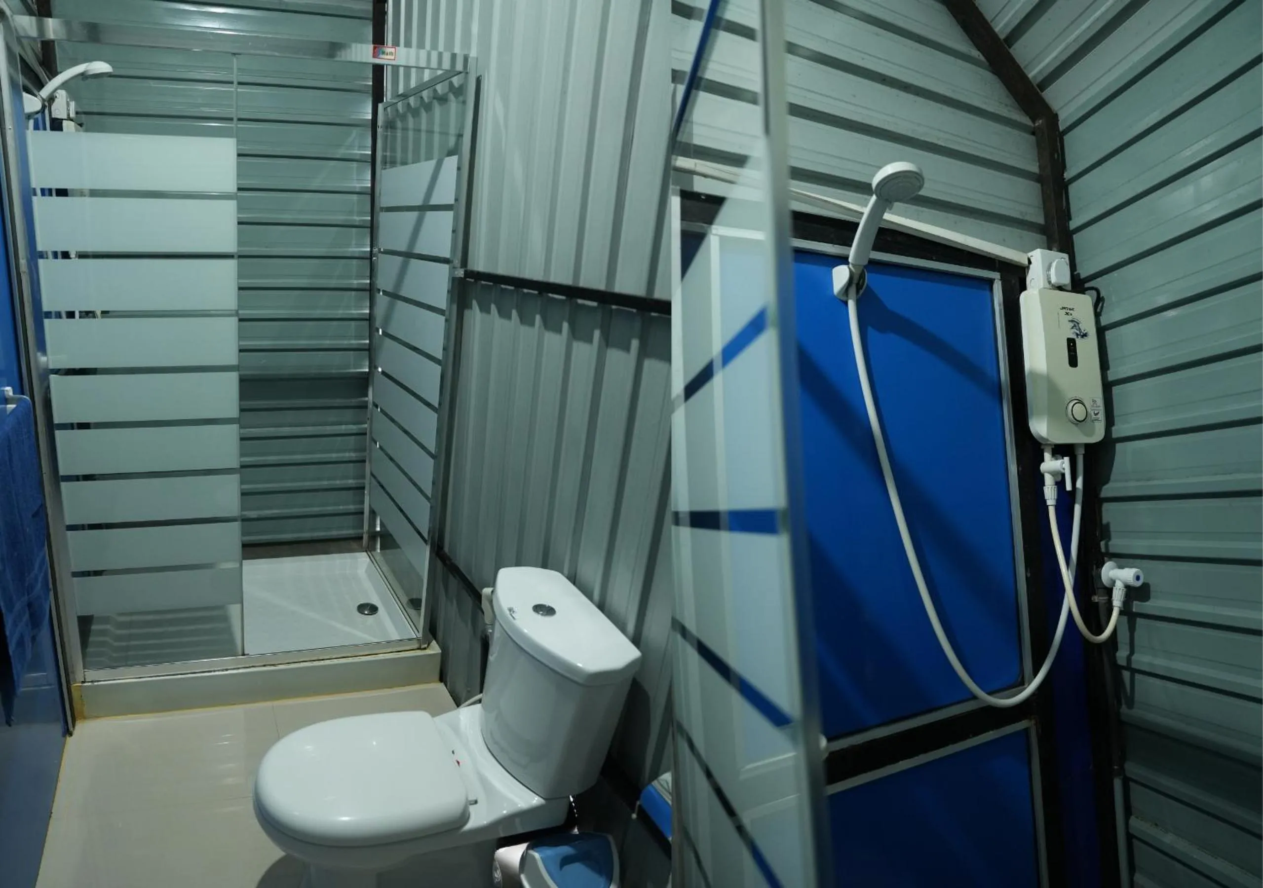 Bathroom in A4 Hostel Colombo INTL Airport Lounge - By A4 Transit Hub-Free Shuttle Pick Up & Drop 24HRS