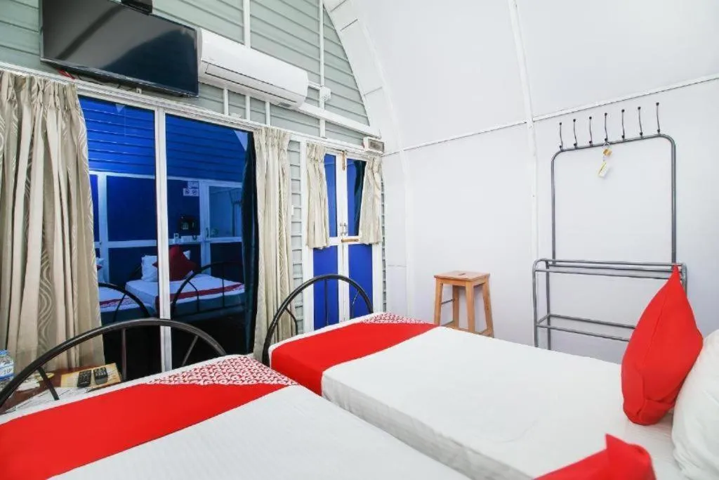 Bed in A4 Hostel Colombo INTL Airport Lounge - By A4 Transit Hub-Free Shuttle Pick Up & Drop 24HRS