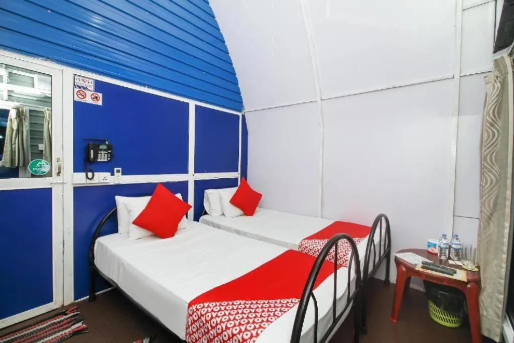 Bed in A4 Hostel Colombo INTL Airport Lounge - By A4 Transit Hub-Free Shuttle Pick Up & Drop 24HRS