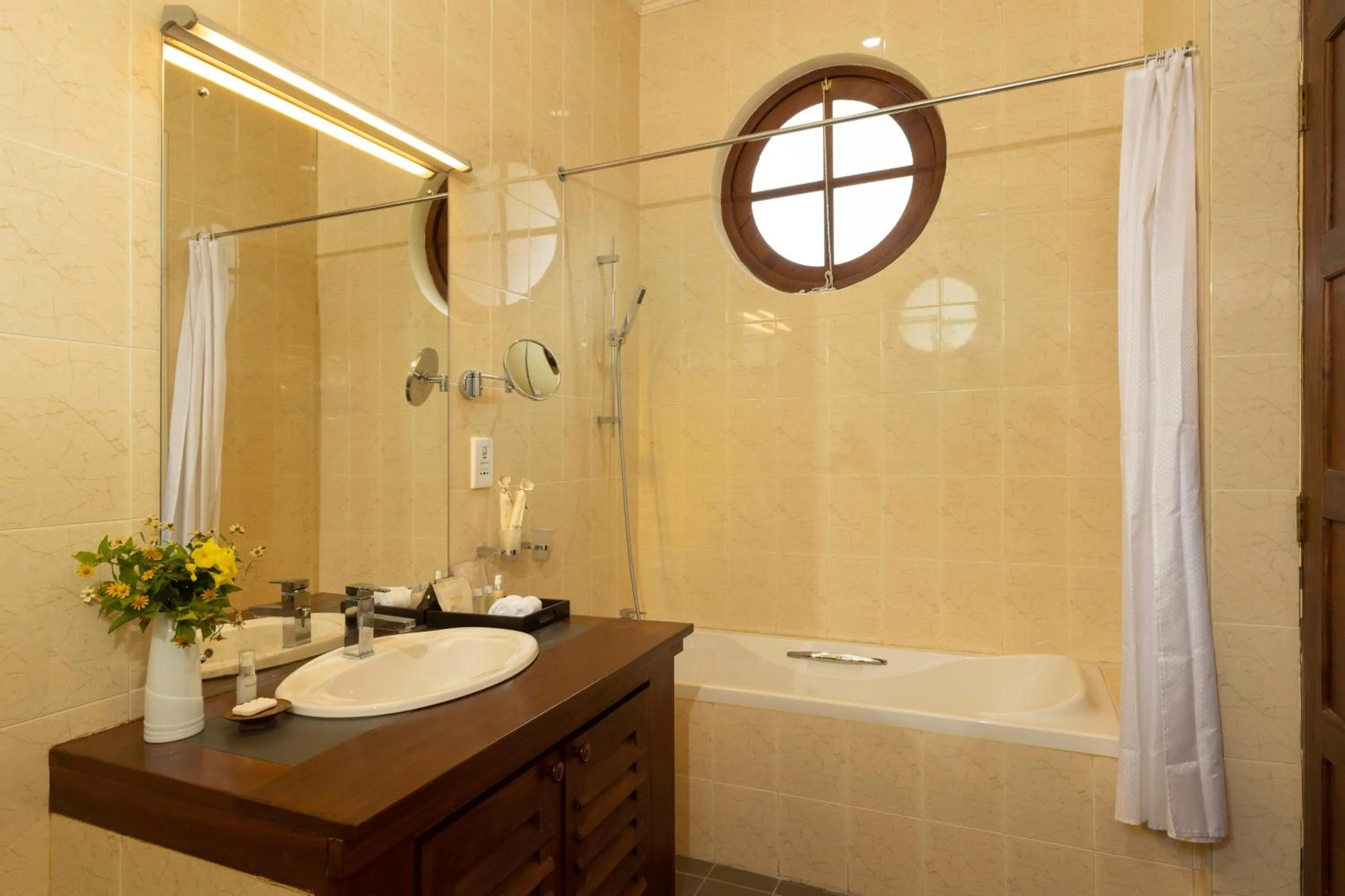 Bathroom in Jetwing Hoffmann Bungalow