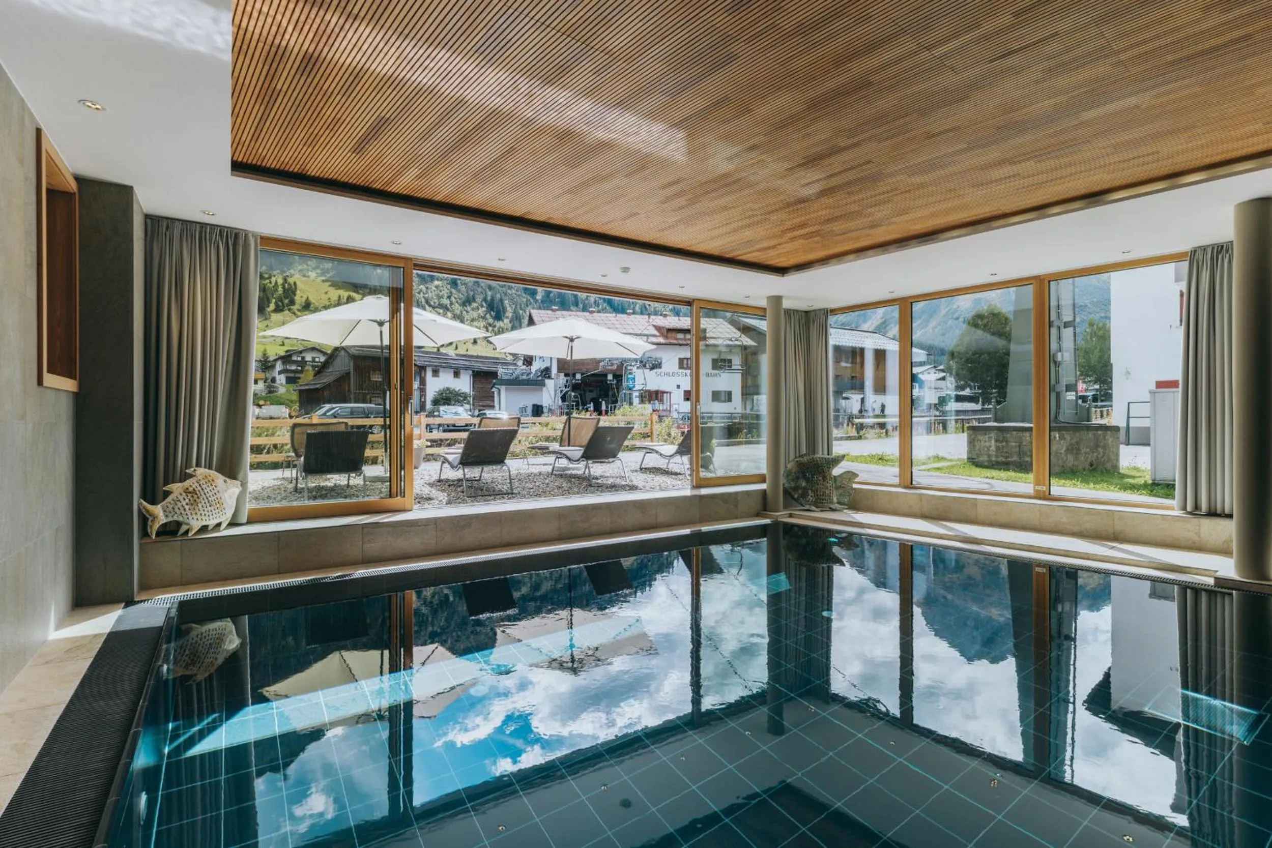 Swimming pool in Apart-Hotel Laurus Lech