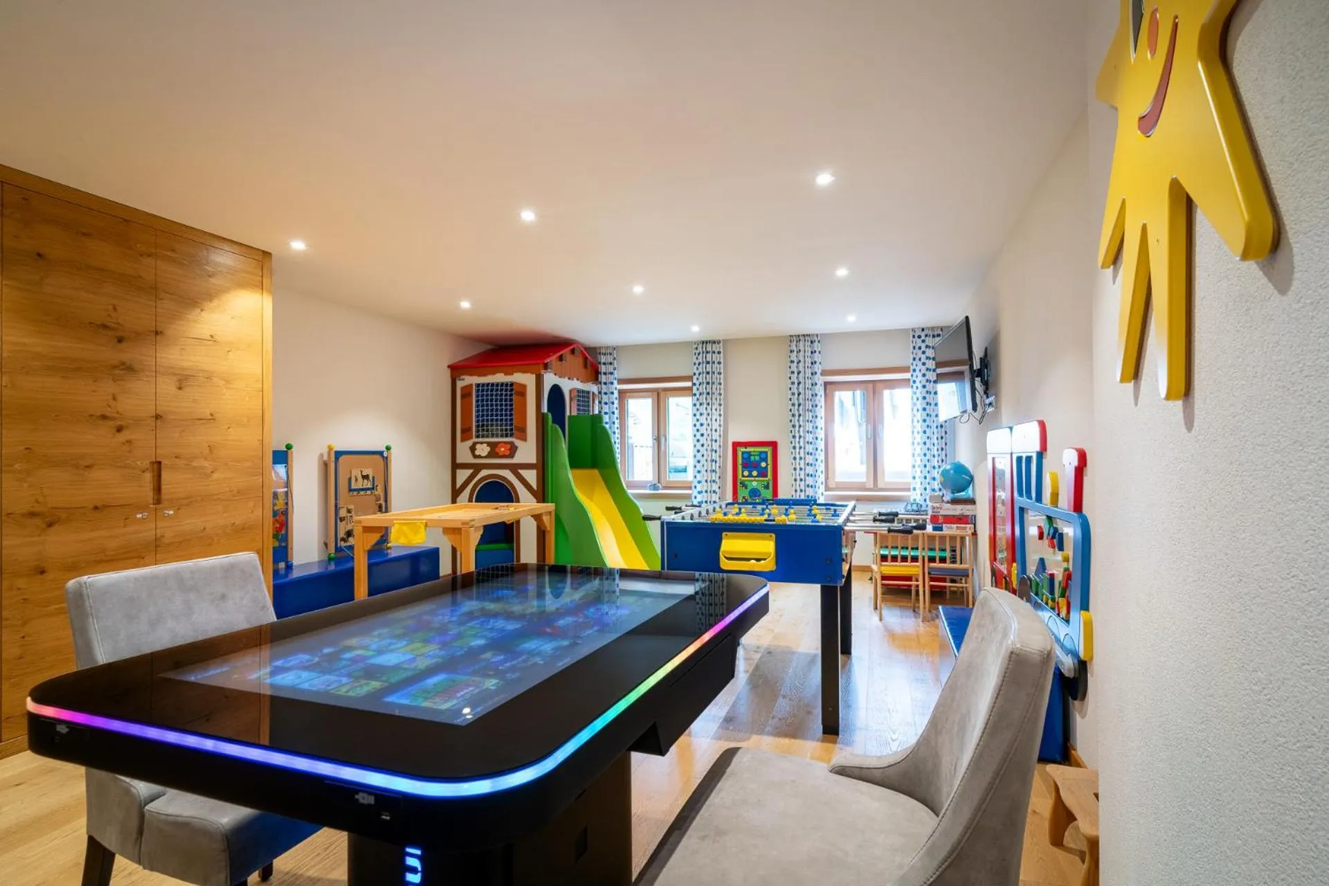 Communal lounge/ TV room in Apart-Hotel Laurus Lech