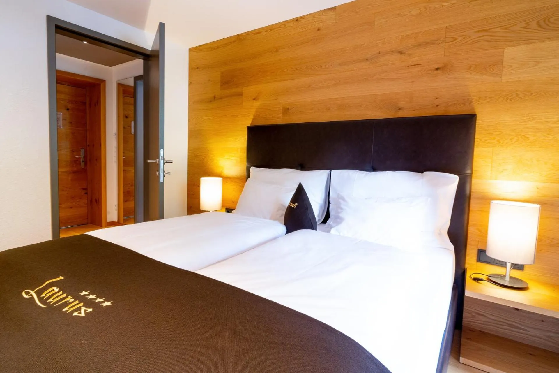Bed in Apart-Hotel Laurus Lech