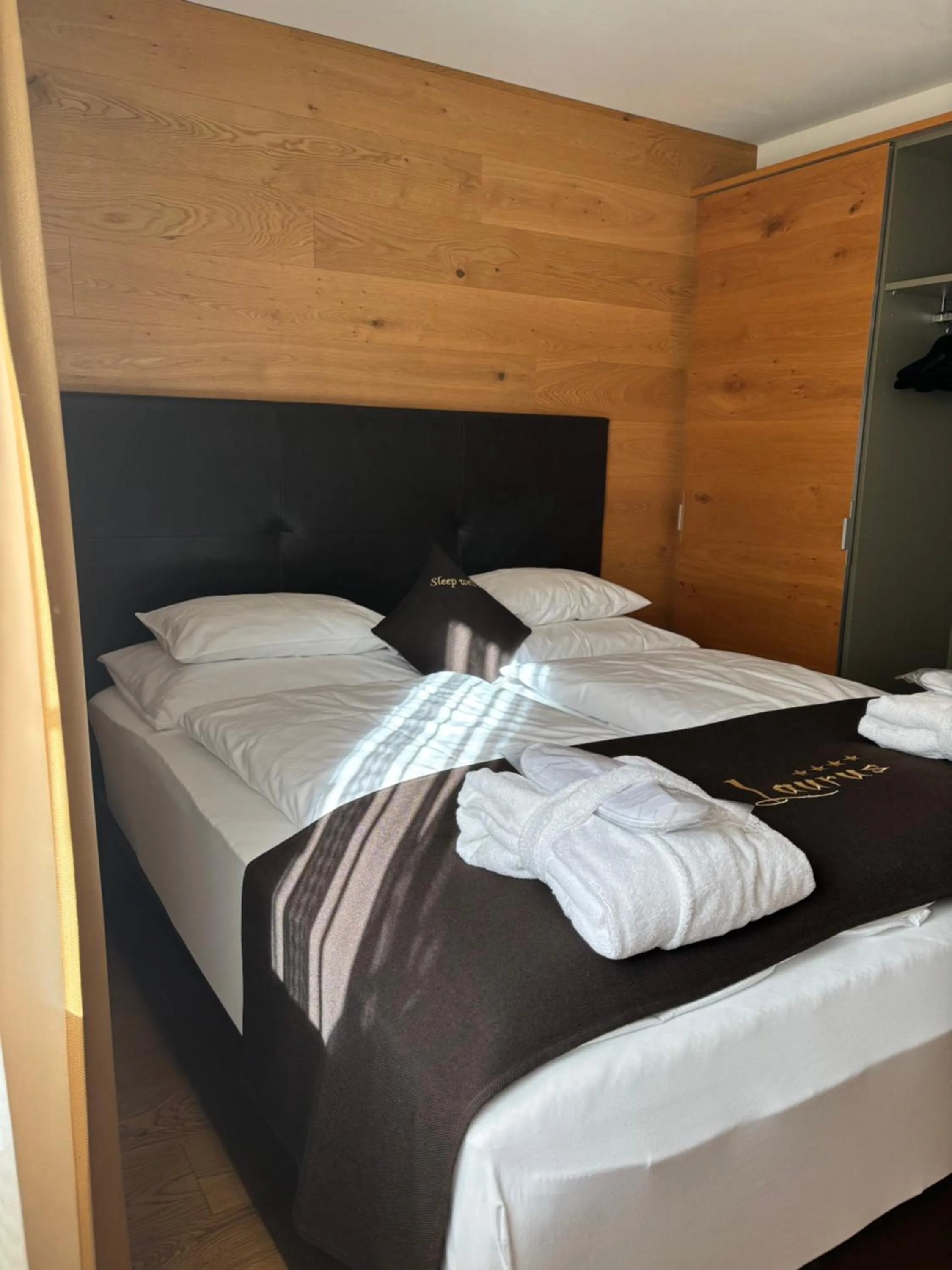 Bed in Apart-Hotel Laurus Lech