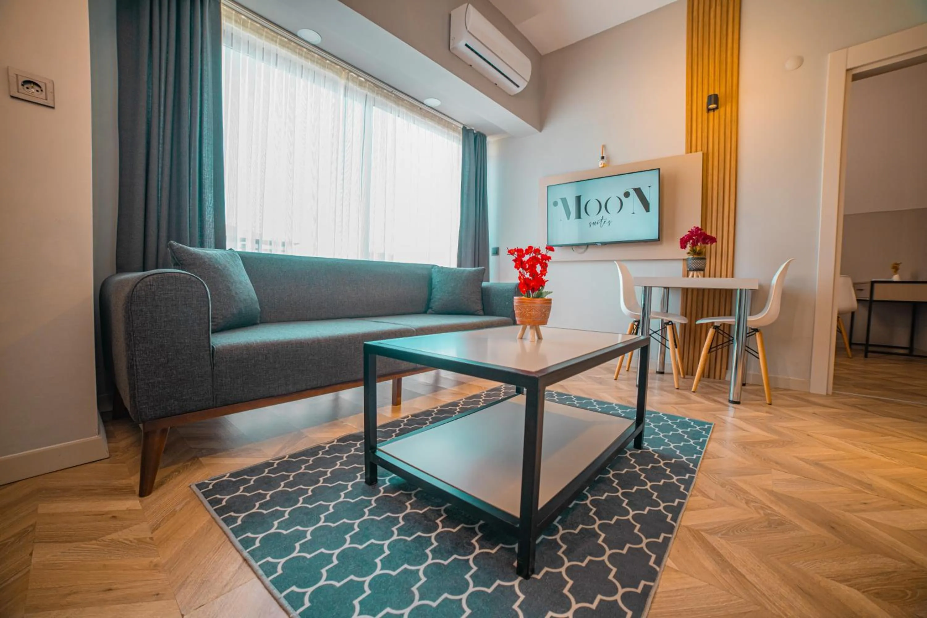 TV and multimedia in Moon Suites