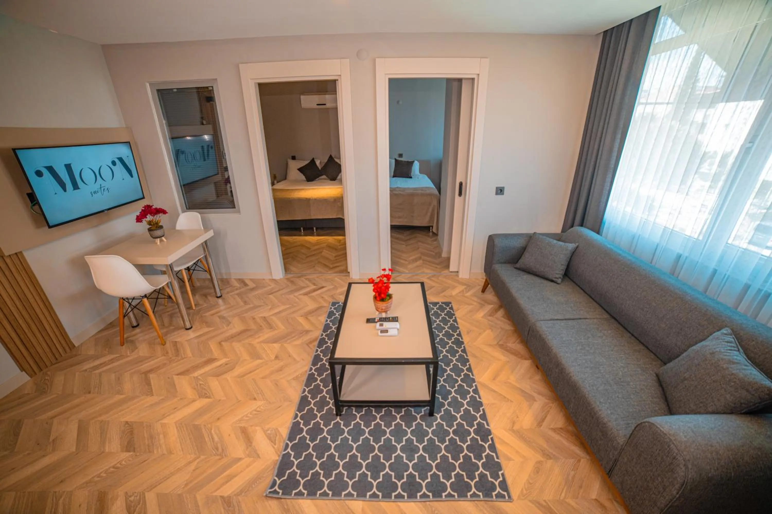 TV and multimedia in Moon Suites