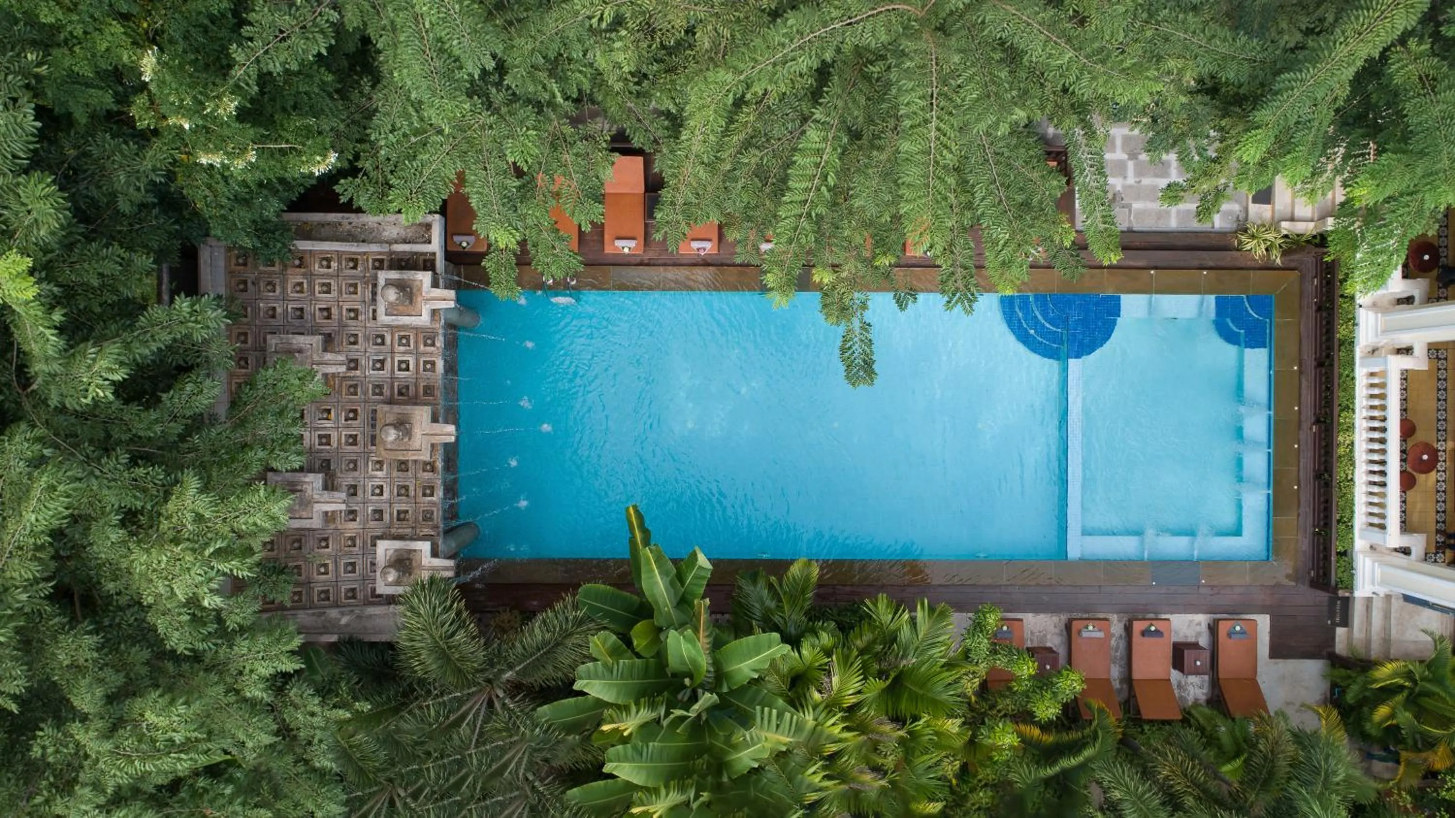 Swimming pool in The Elephant