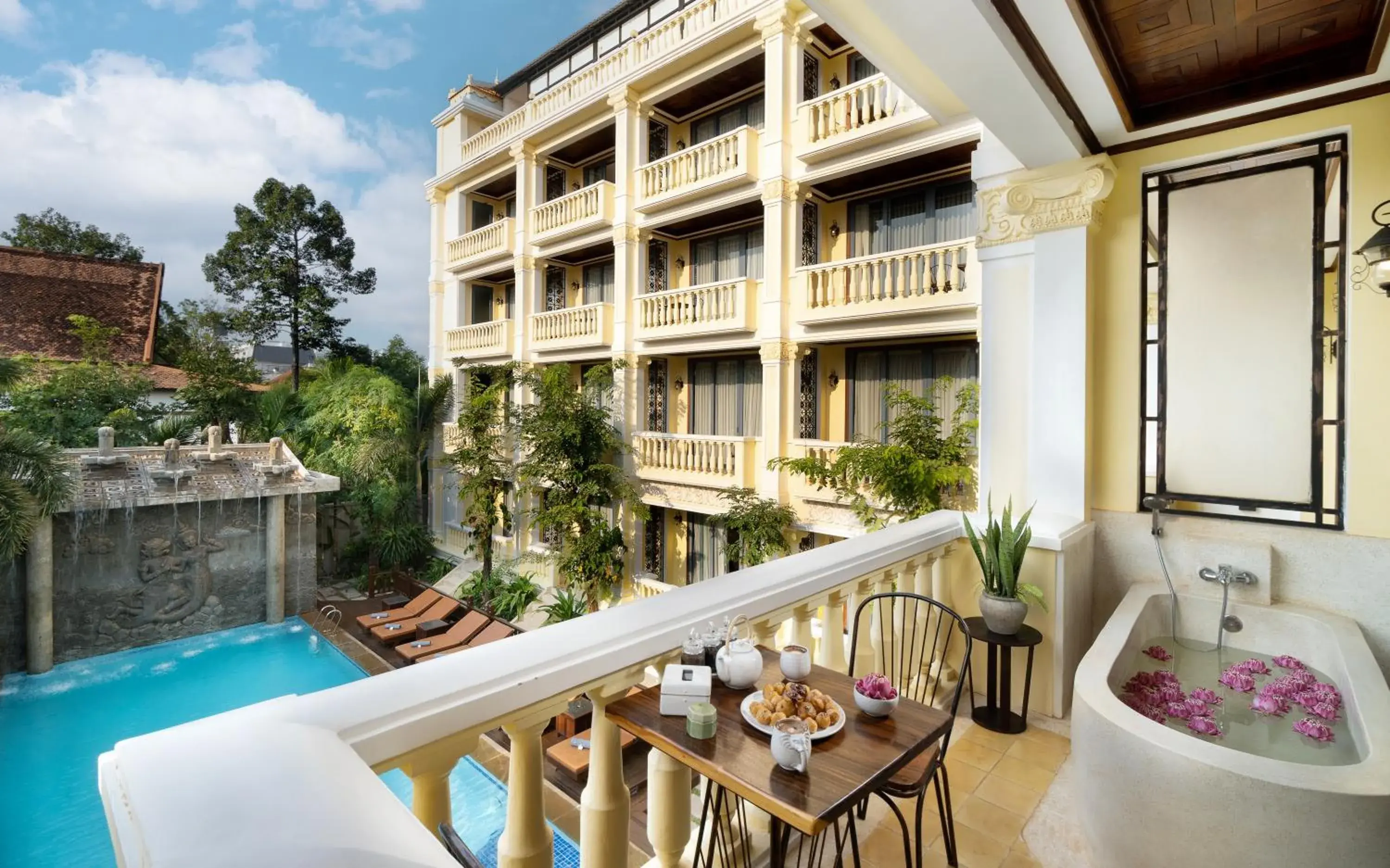 Honeymoon Suite + Free Workspace+ Afternoon Tea +Tree planting - single occupancy in The Elephant Honeymoon Suite + Free Workspace+ Afternoon Tea +Tree planting - single occupancy in The Elephant