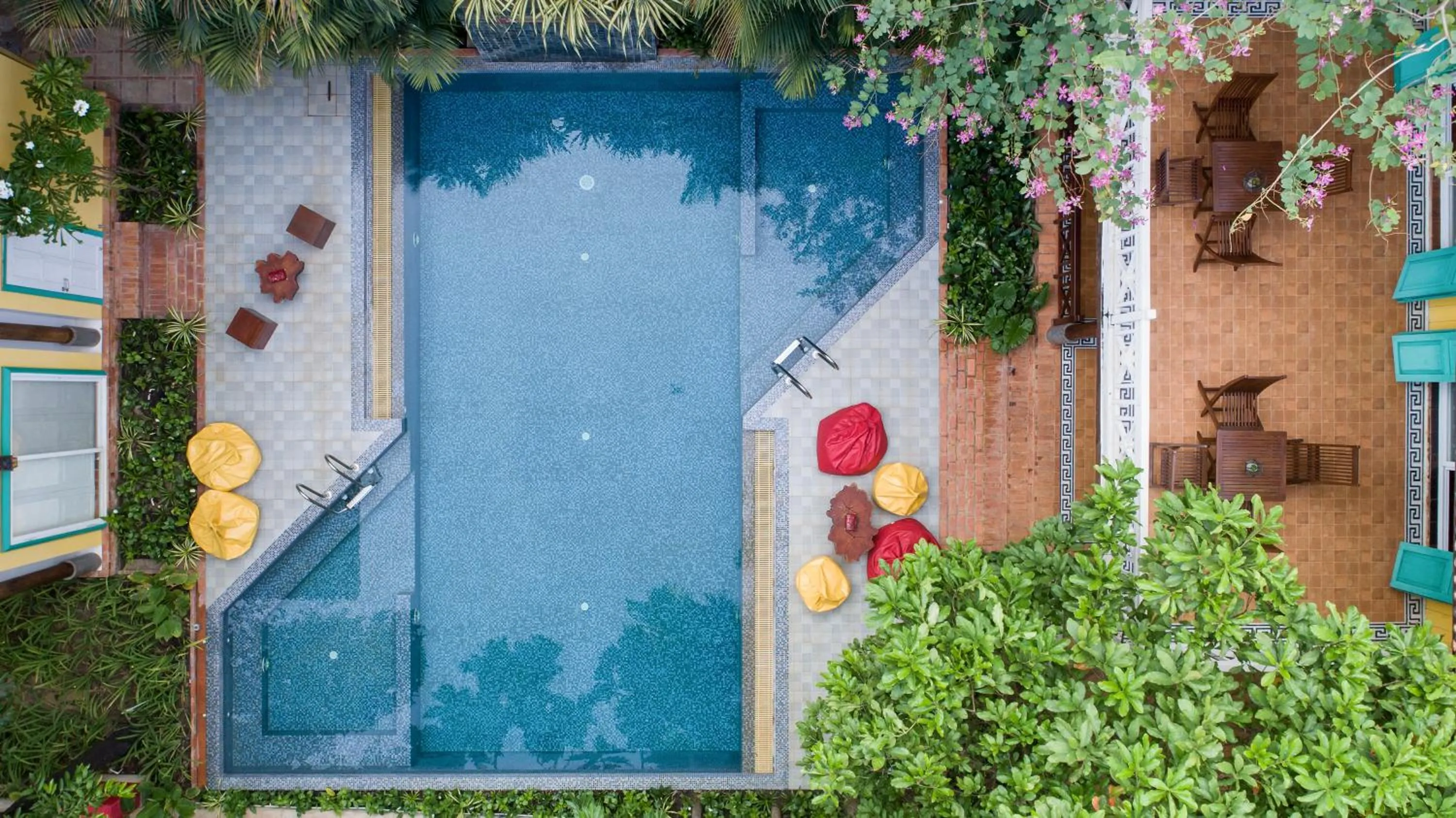 Pool view in The Elephant