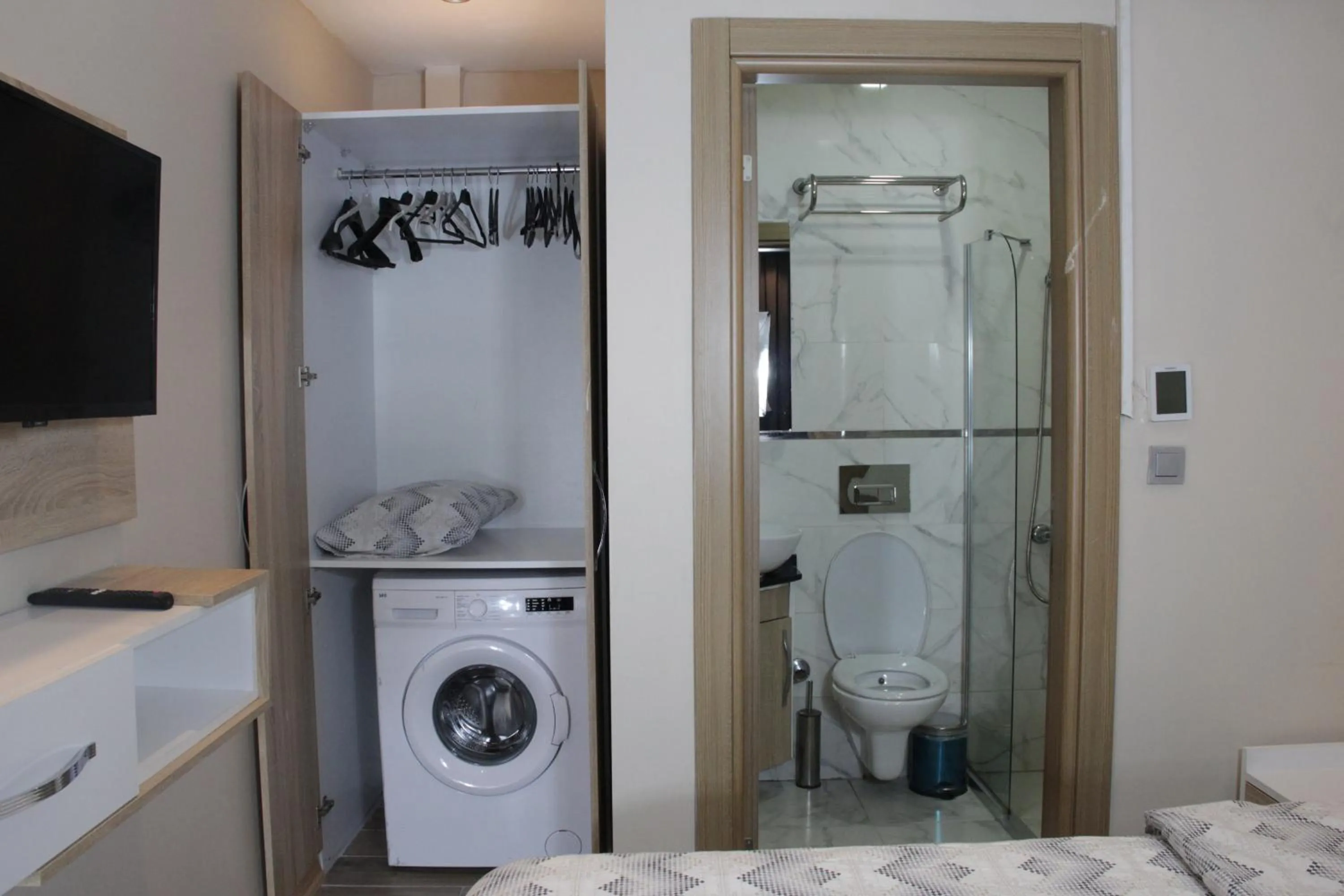Shower in Solo Suites Hotel