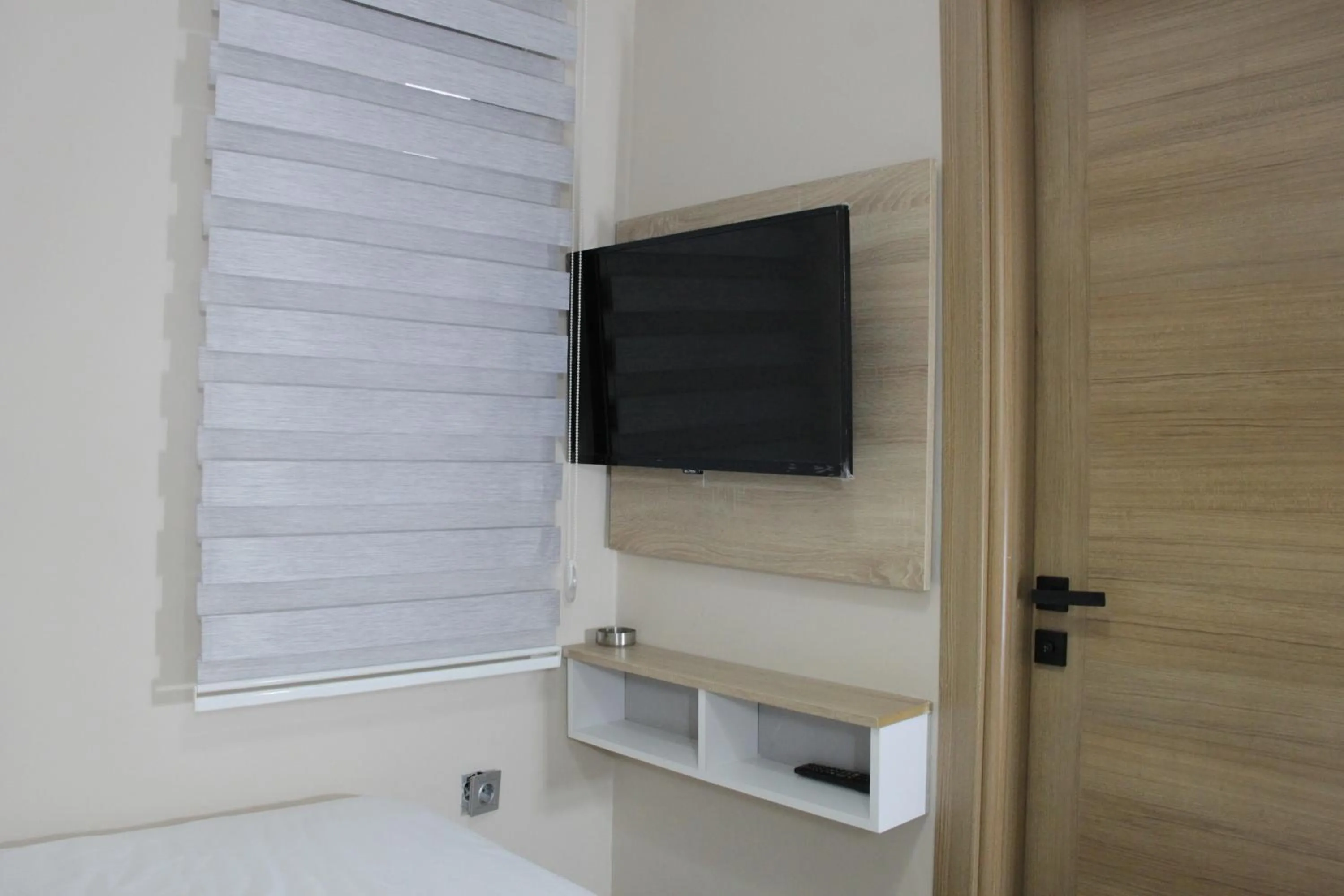 TV and multimedia in Solo Suites Hotel