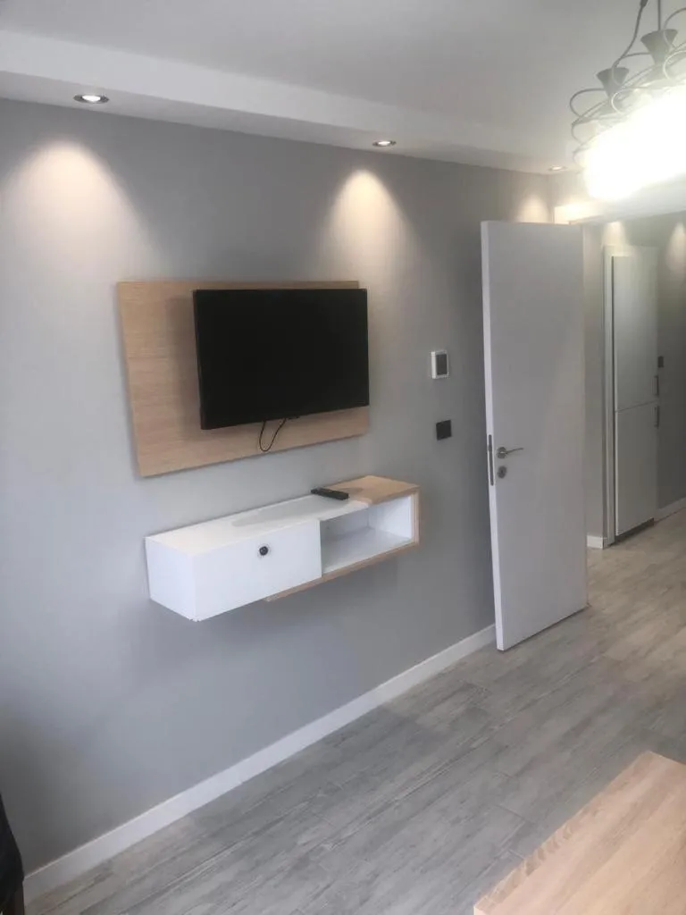 TV and multimedia in Solo Suites Hotel