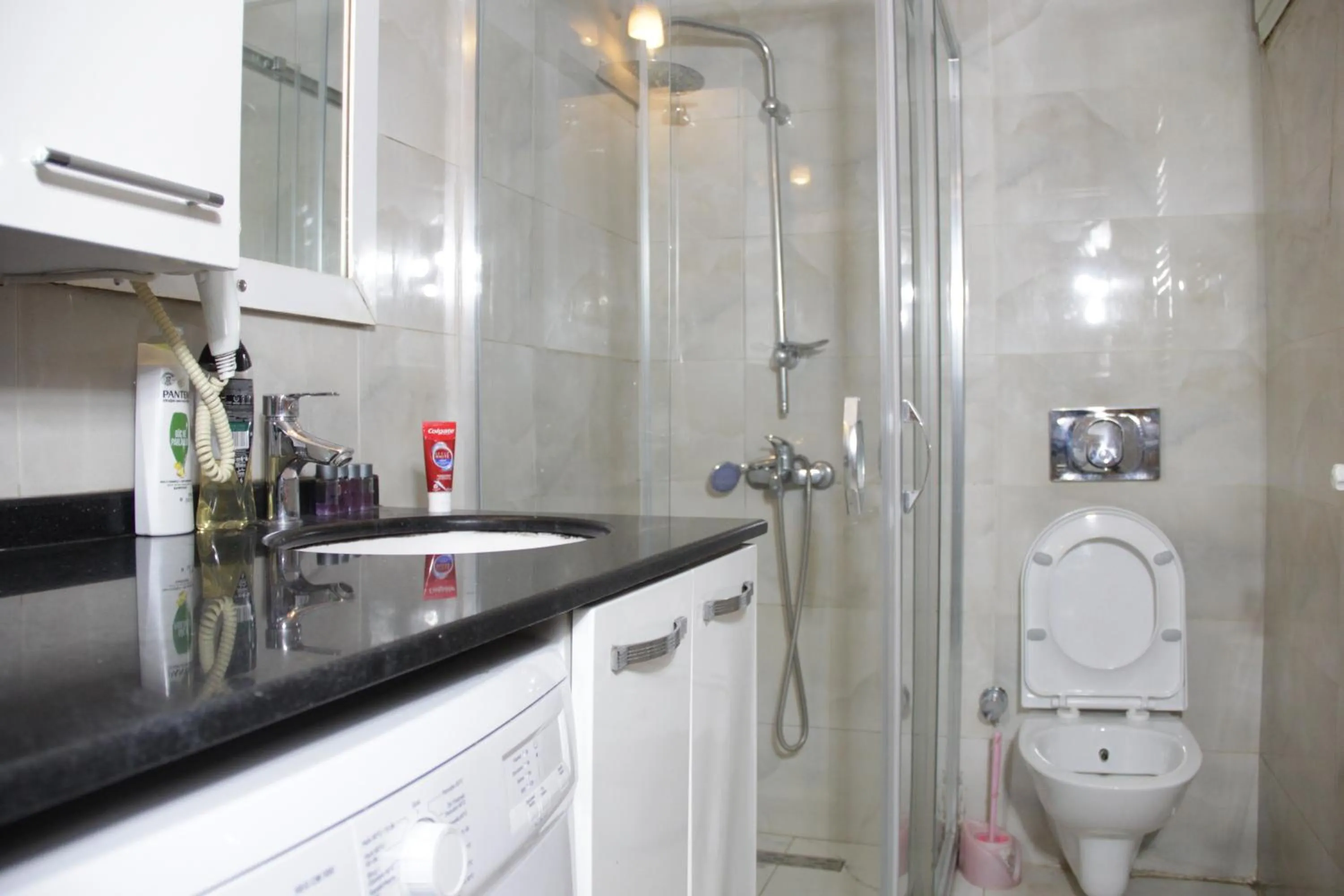 Shower in Solo Suites Hotel