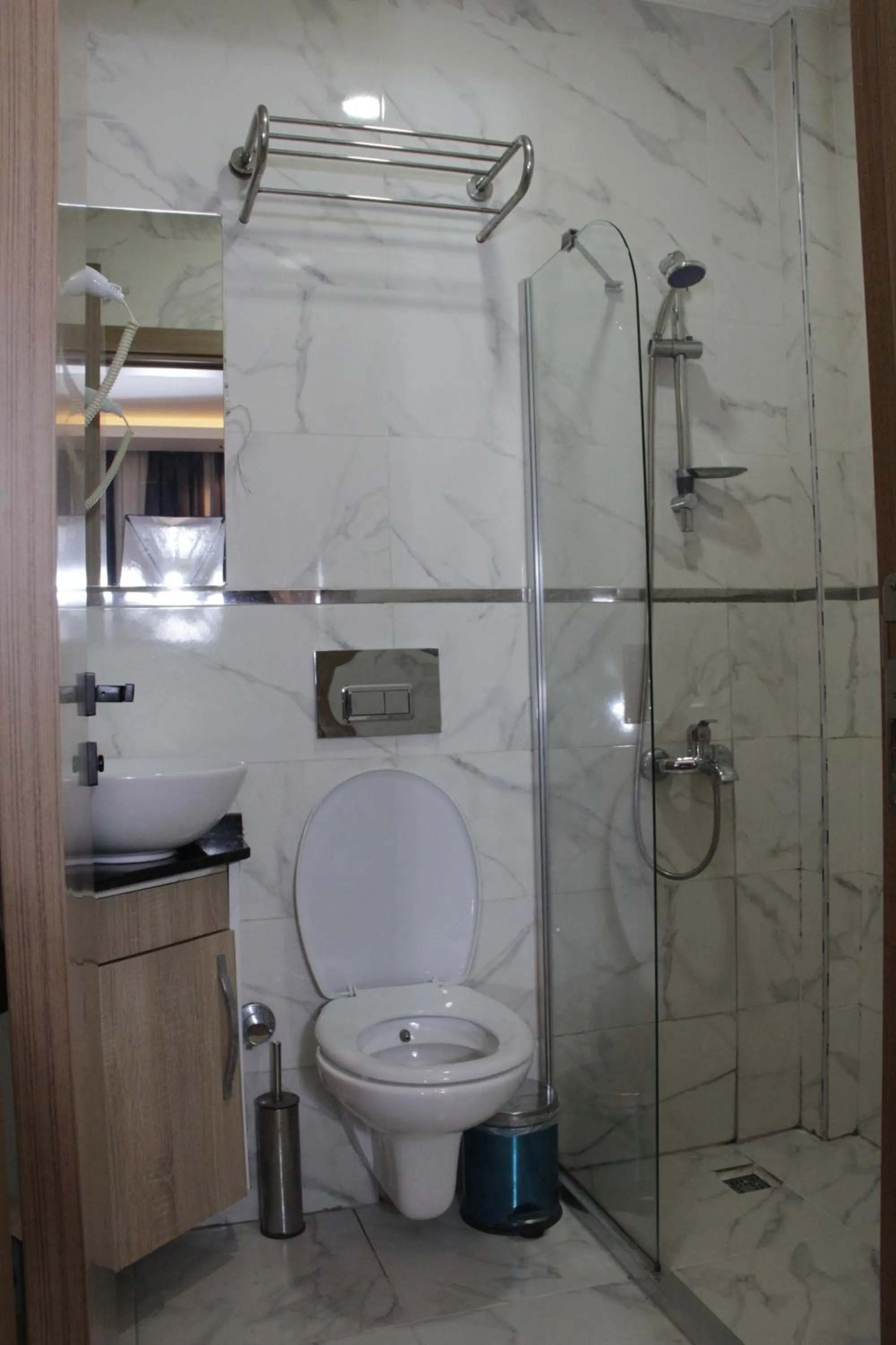 Shower in Solo Suites Hotel