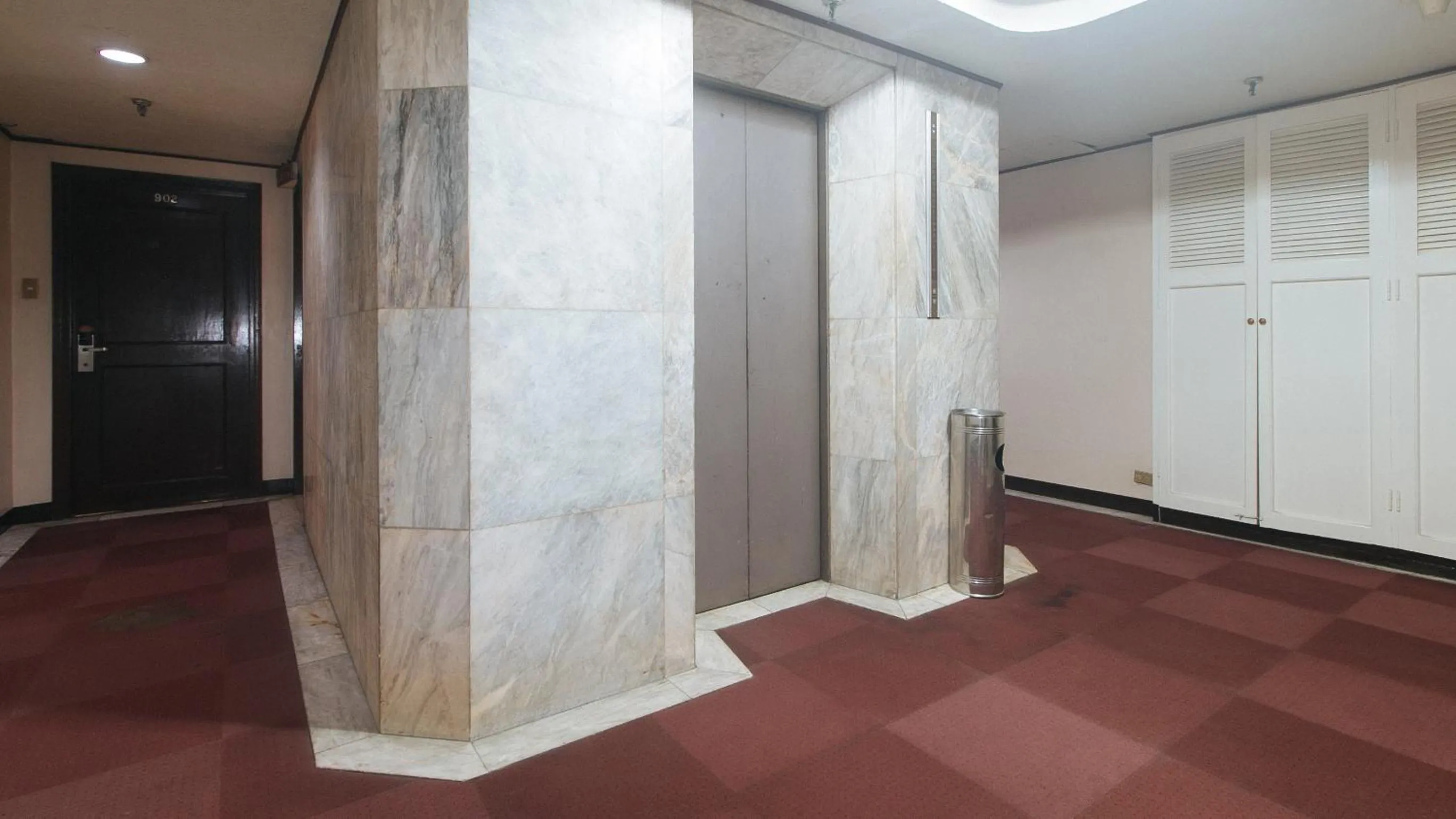 elevator in Sunette Tower Makati