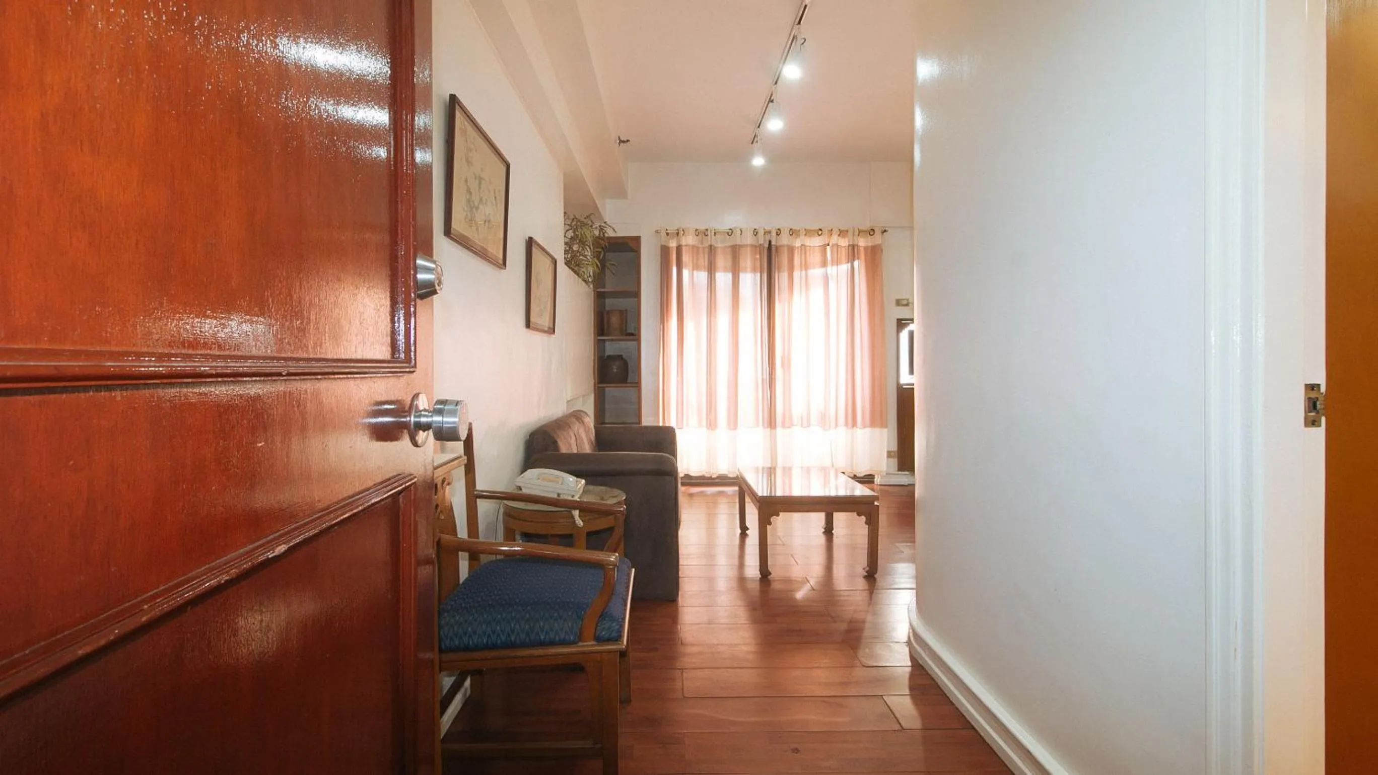 Photo of the whole room, Bed in Sunette Tower Makati