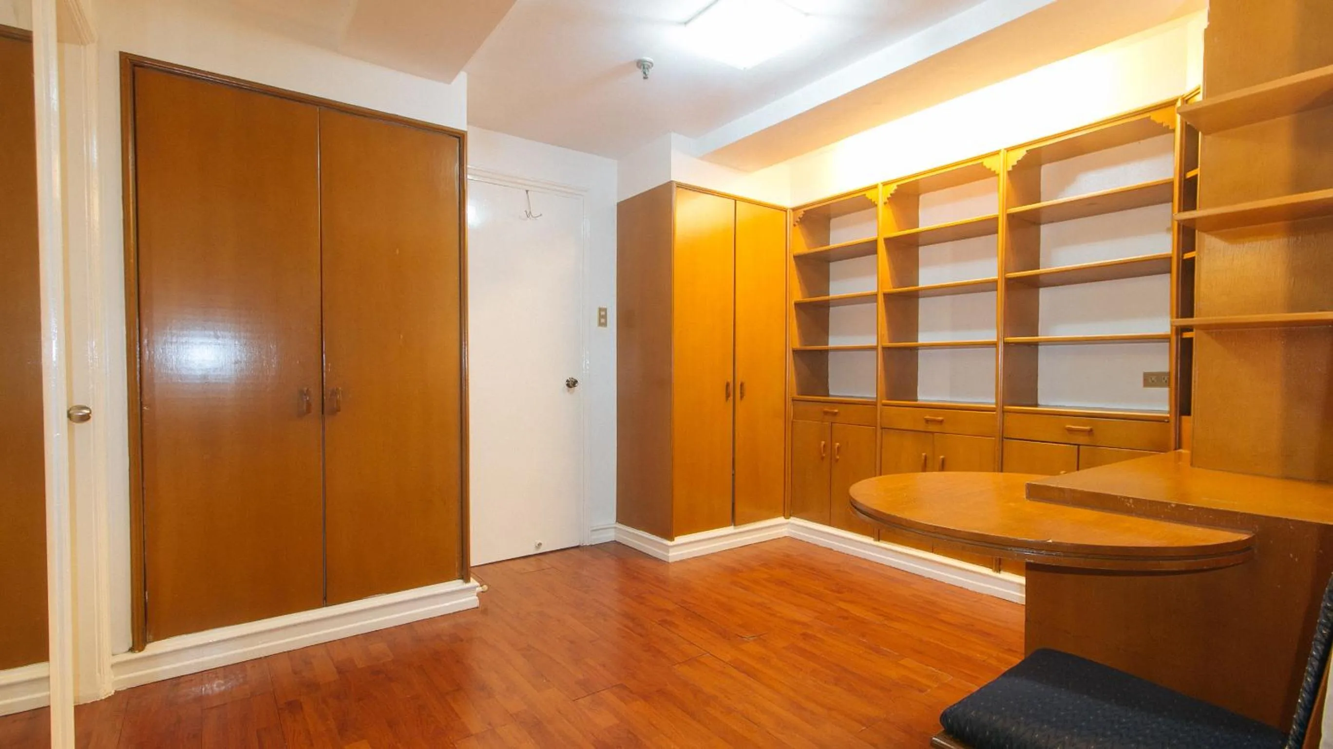 wardrobe in Sunette Tower Makati