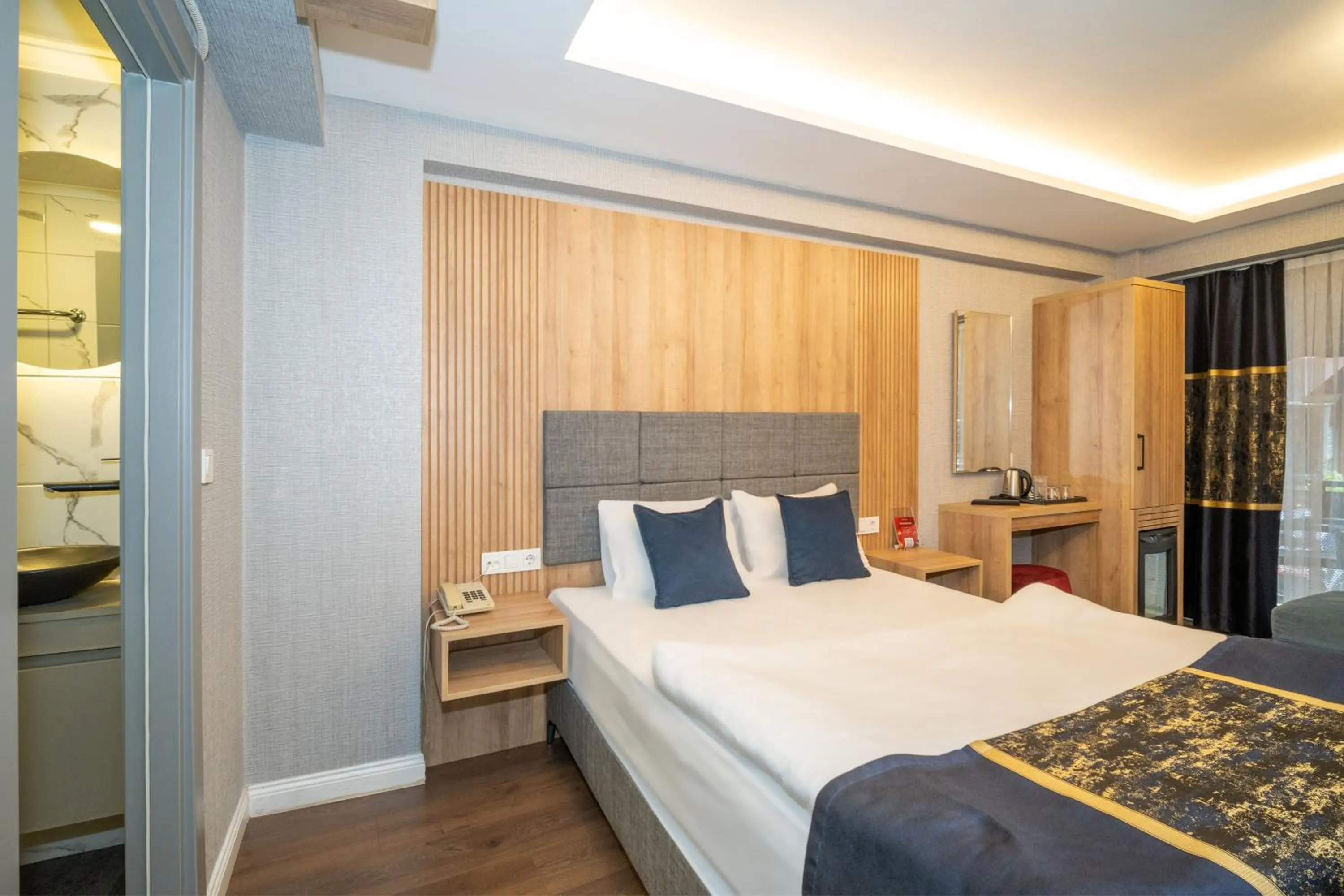 Photo of the whole room, Bed in Hotel Martin