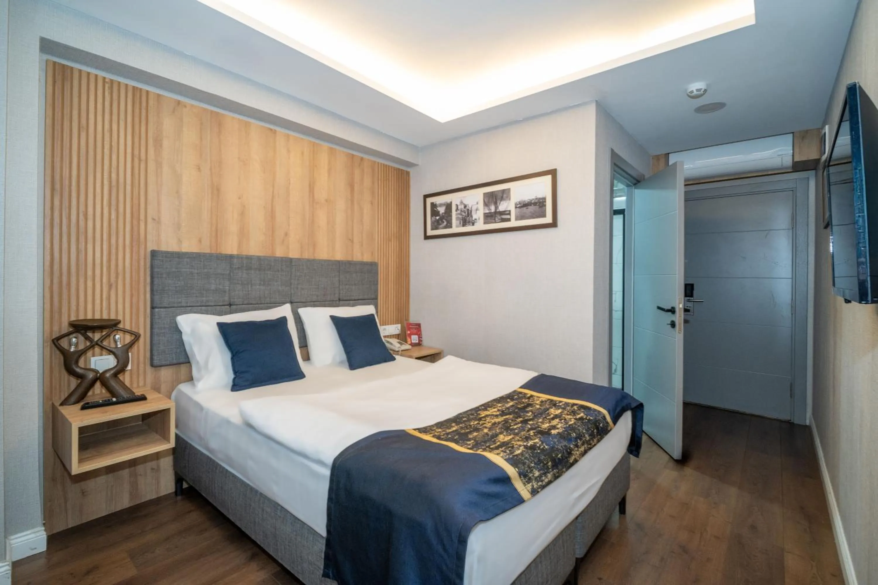 Photo of the whole room, Bed in Hotel Martin