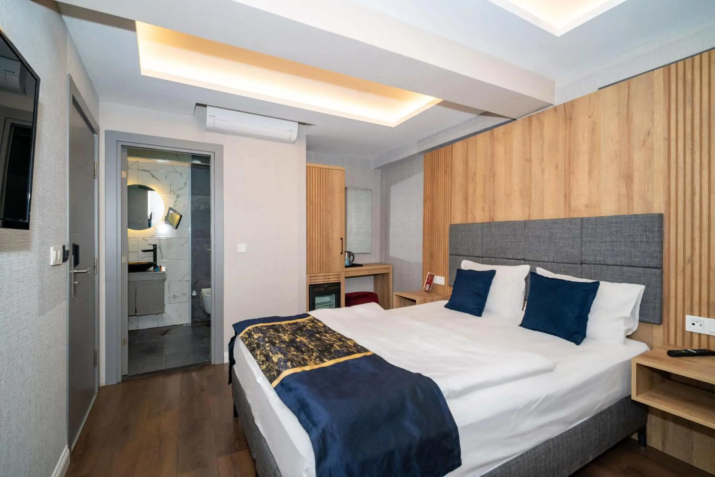 Photo of the whole room, Bed in Hotel Martin Photo of the whole room, Bed in Hotel Martin