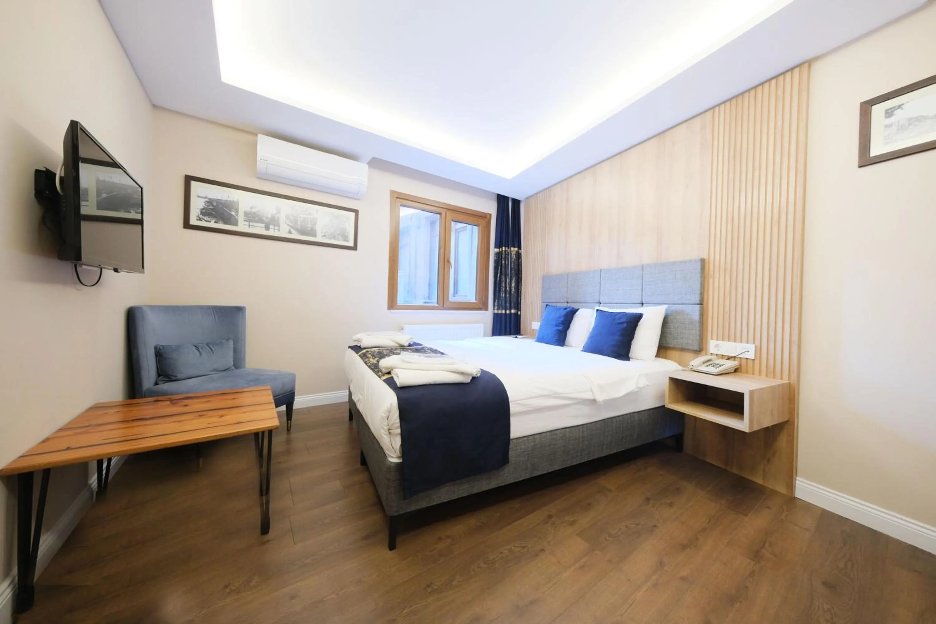 Photo of the whole room, Bed in Hotel Martin