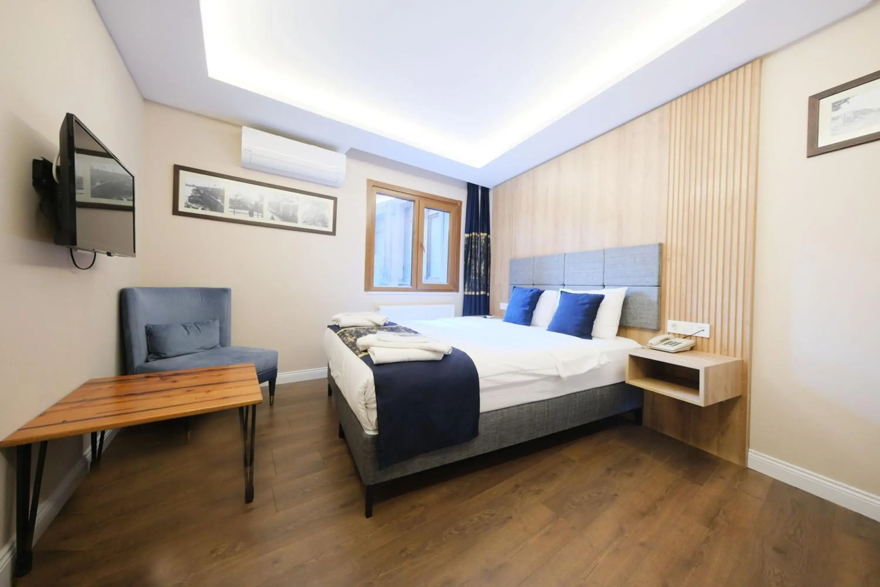 Photo of the whole room, Bed in Hotel Martin Photo of the whole room, Bed in Hotel Martin