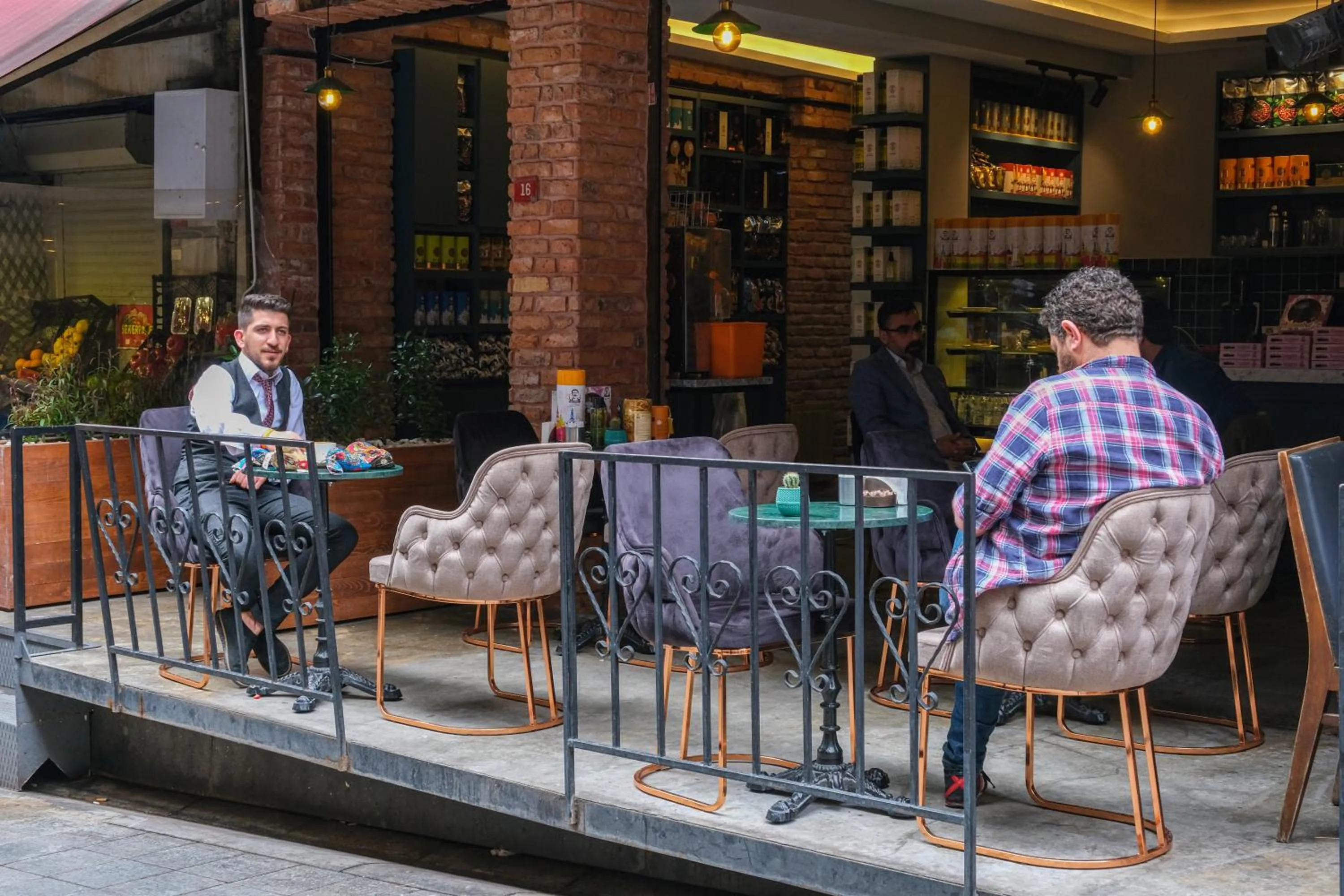 Restaurant/places to eat in Hotel Martin