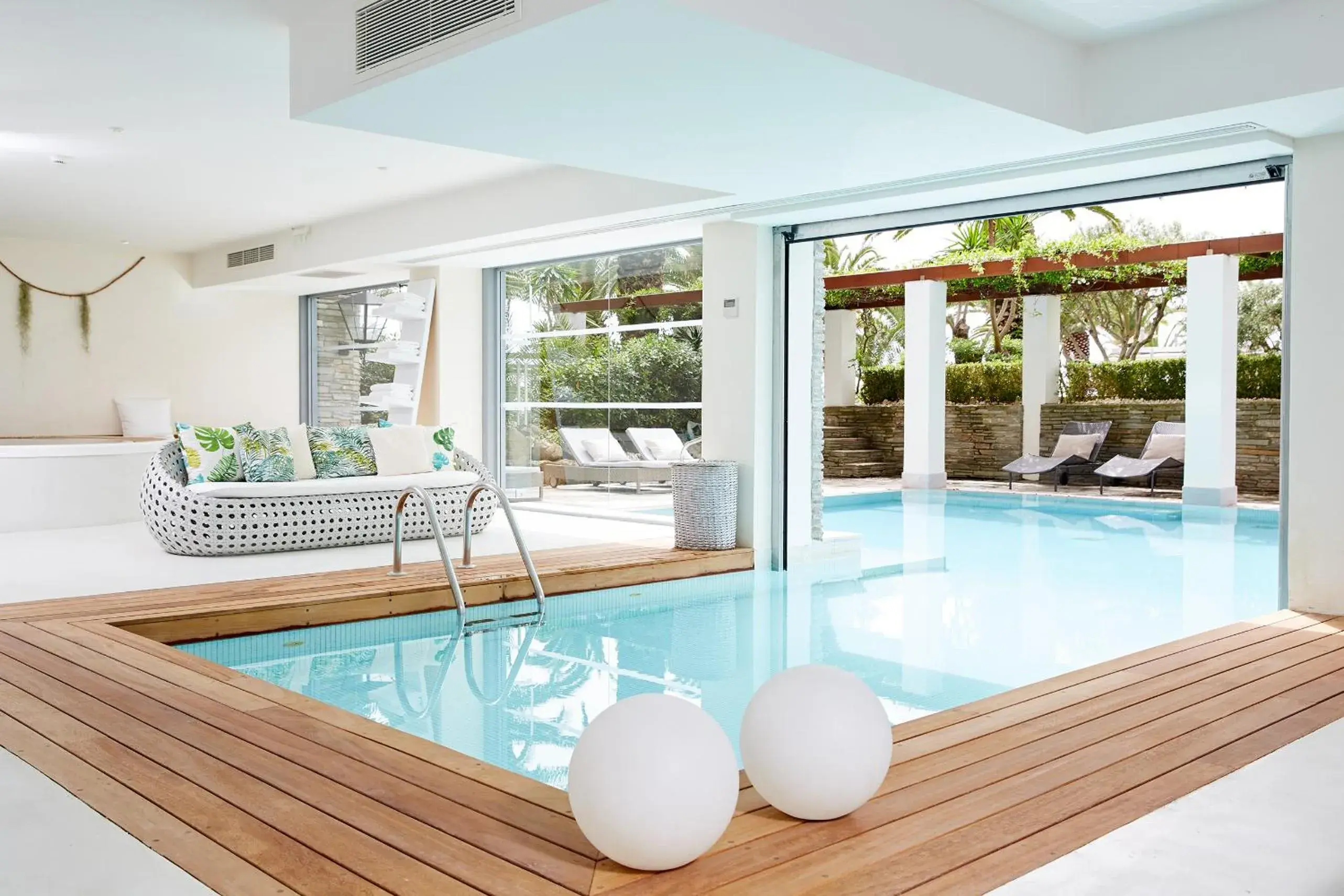 Swimming pool in Eagles Palace - Small Luxury Hotels of the World Swimming pool in Eagles Palace - Small Luxury Hotels of the World