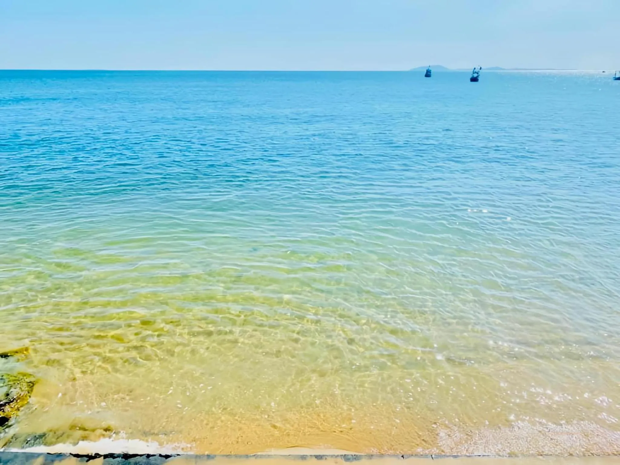 Beach in The Sunset Bangsaen Hotel