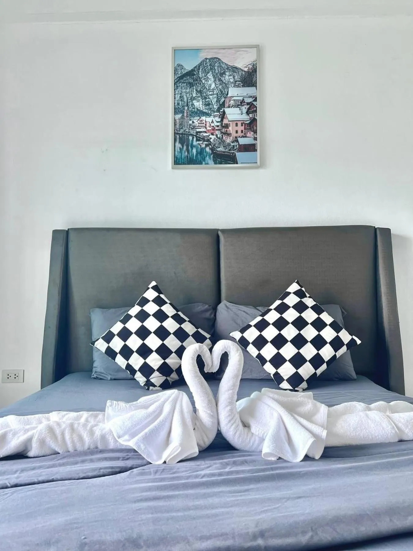 Bed in The Sunset Bangsaen Hotel