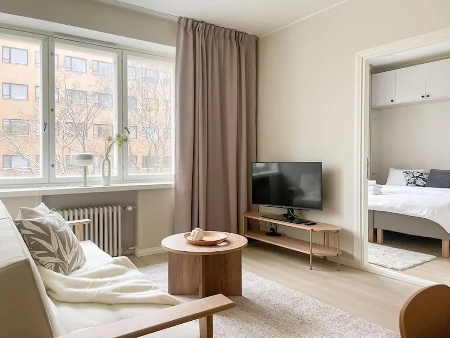 Living room, Bed in Central 1BR next to the park
