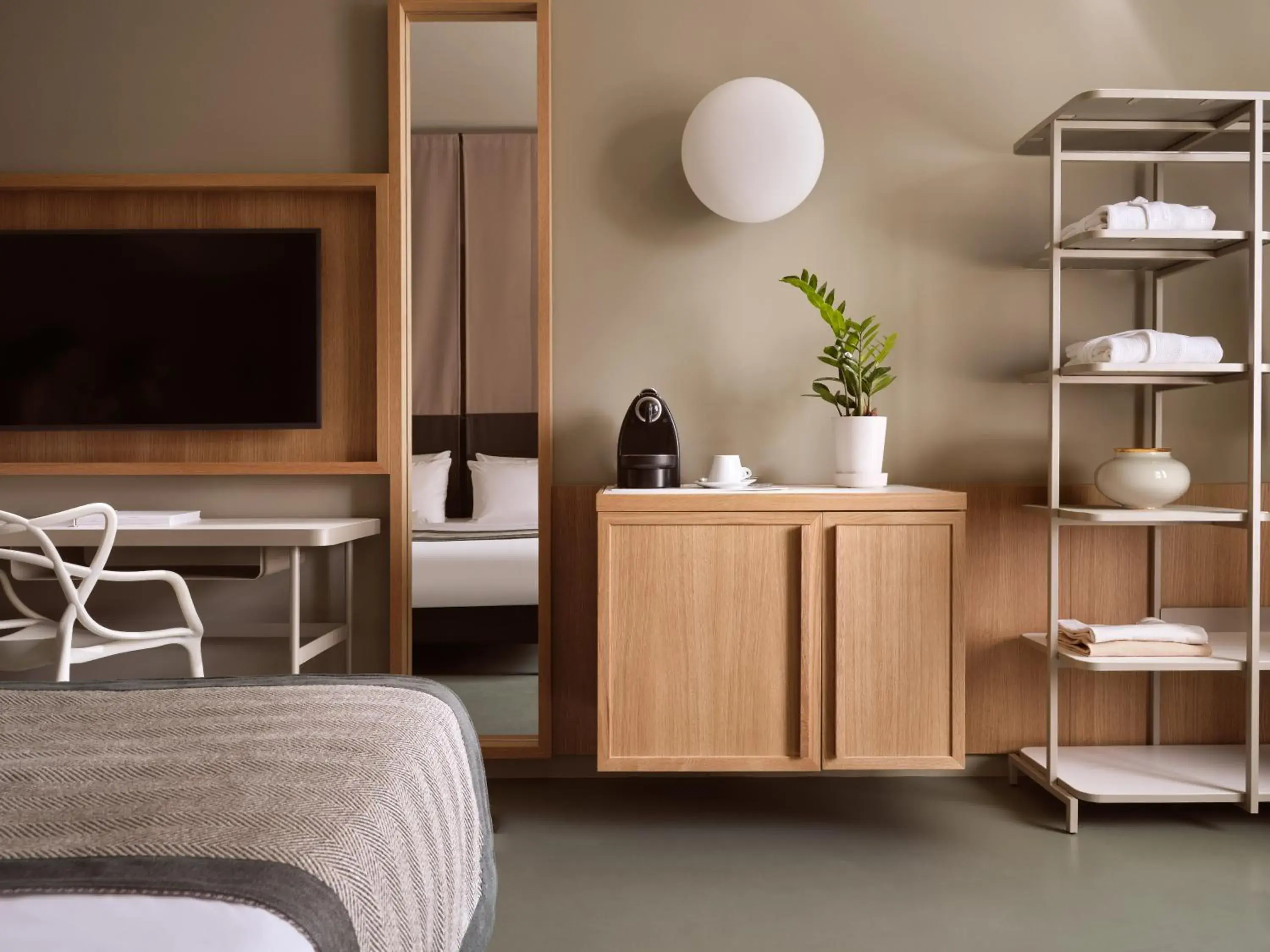 Junior Suite City View in City Hotel Thessaloniki Junior Suite City View in City Hotel Thessaloniki