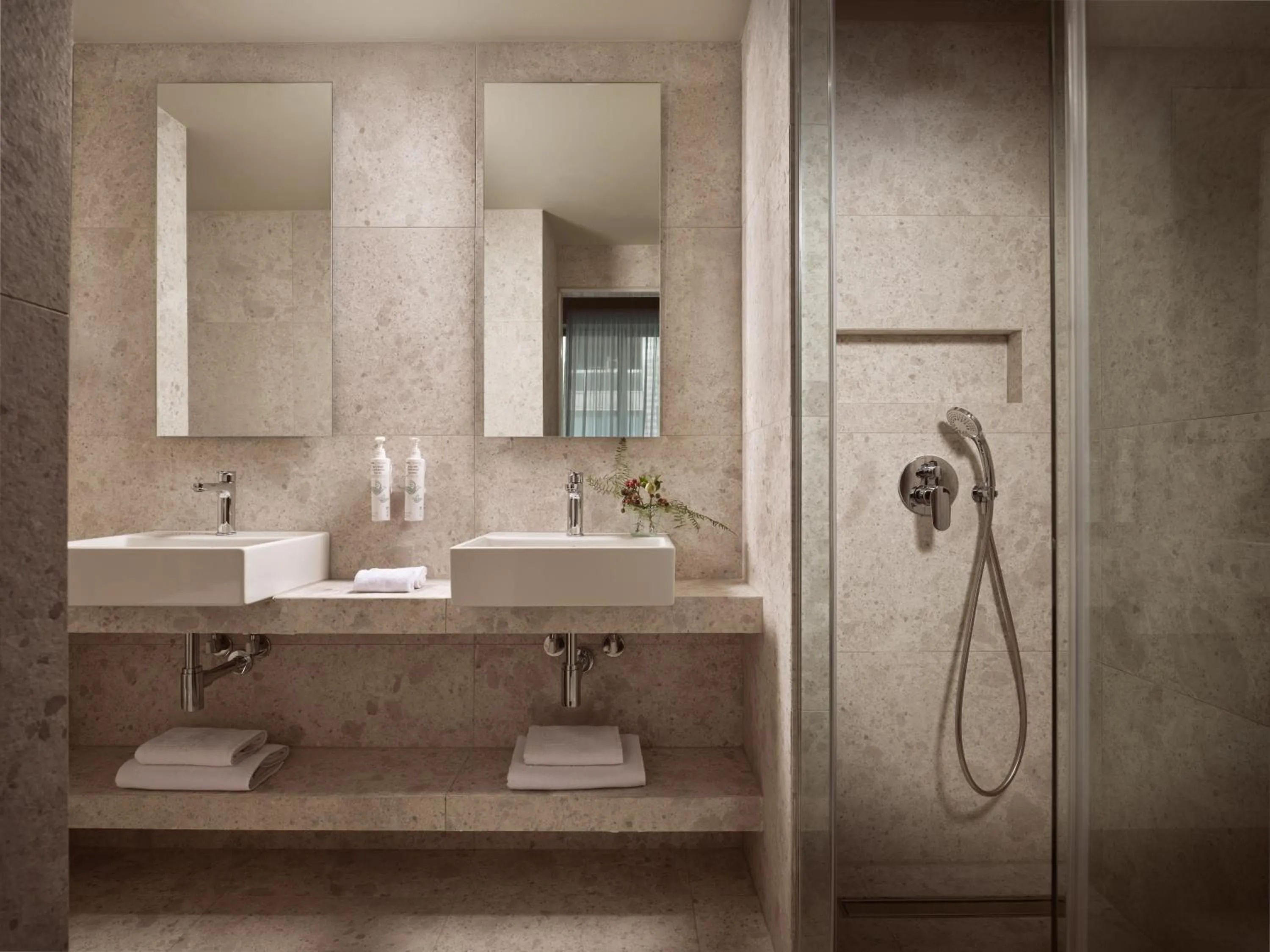 Shower in City Hotel Thessaloniki