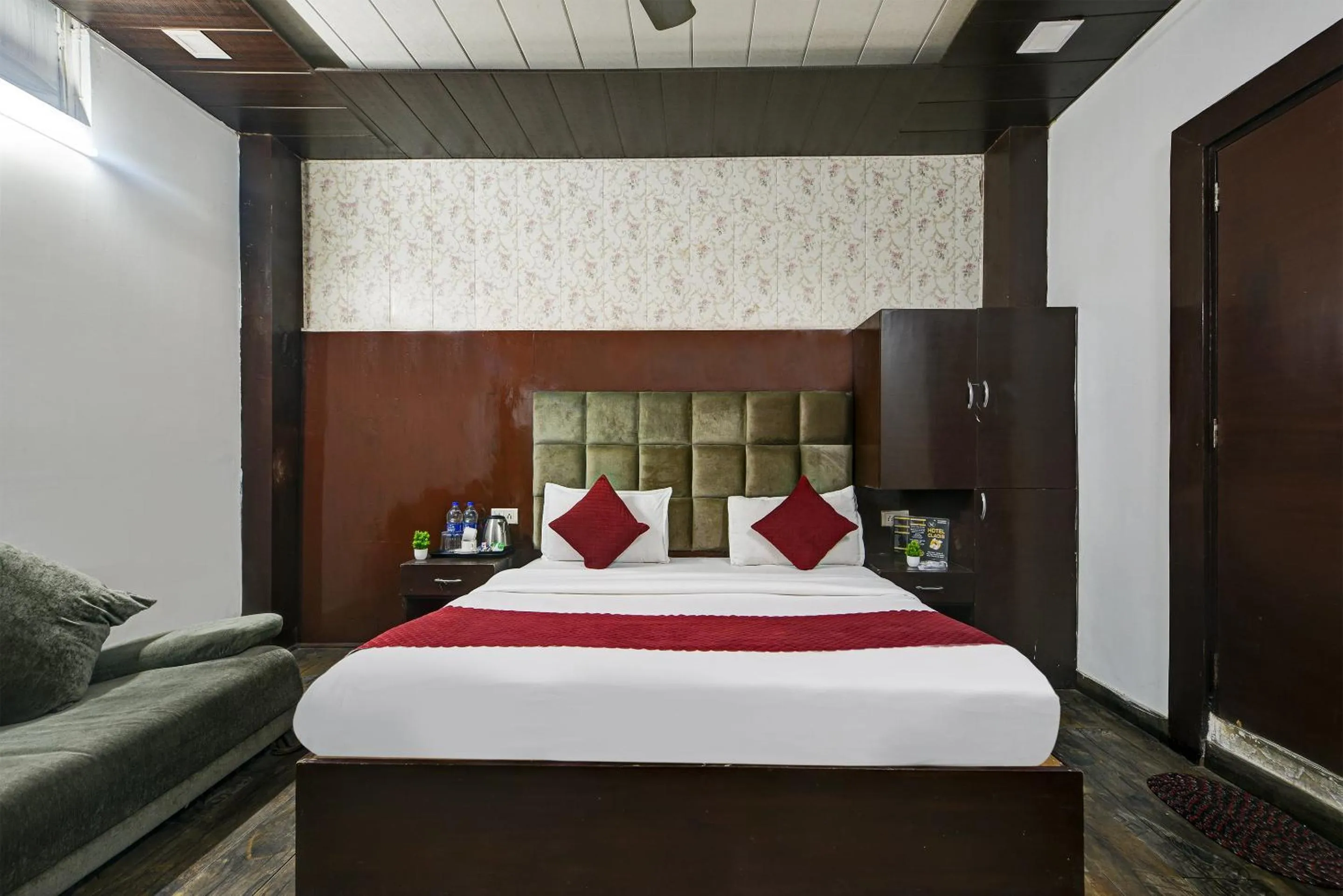 Bed in Hotel Cladis by Quadis - Sector 15 Noida