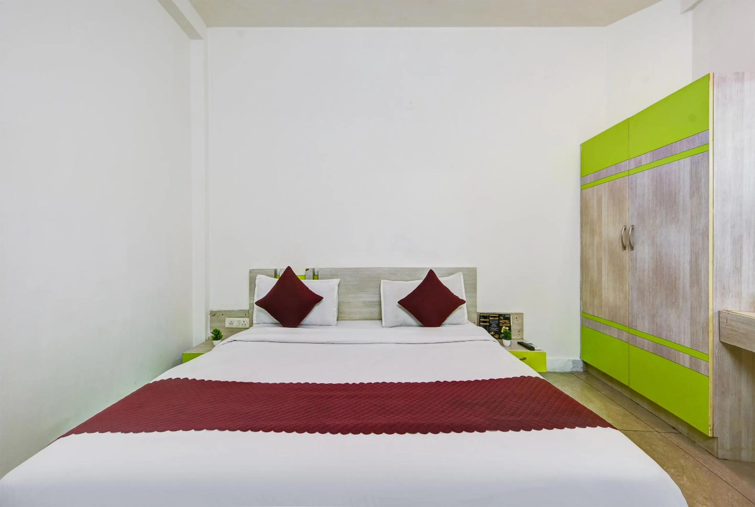 Photo of the whole room, Bed in Hotel Cladis by Quadis - Sector 15 Noida