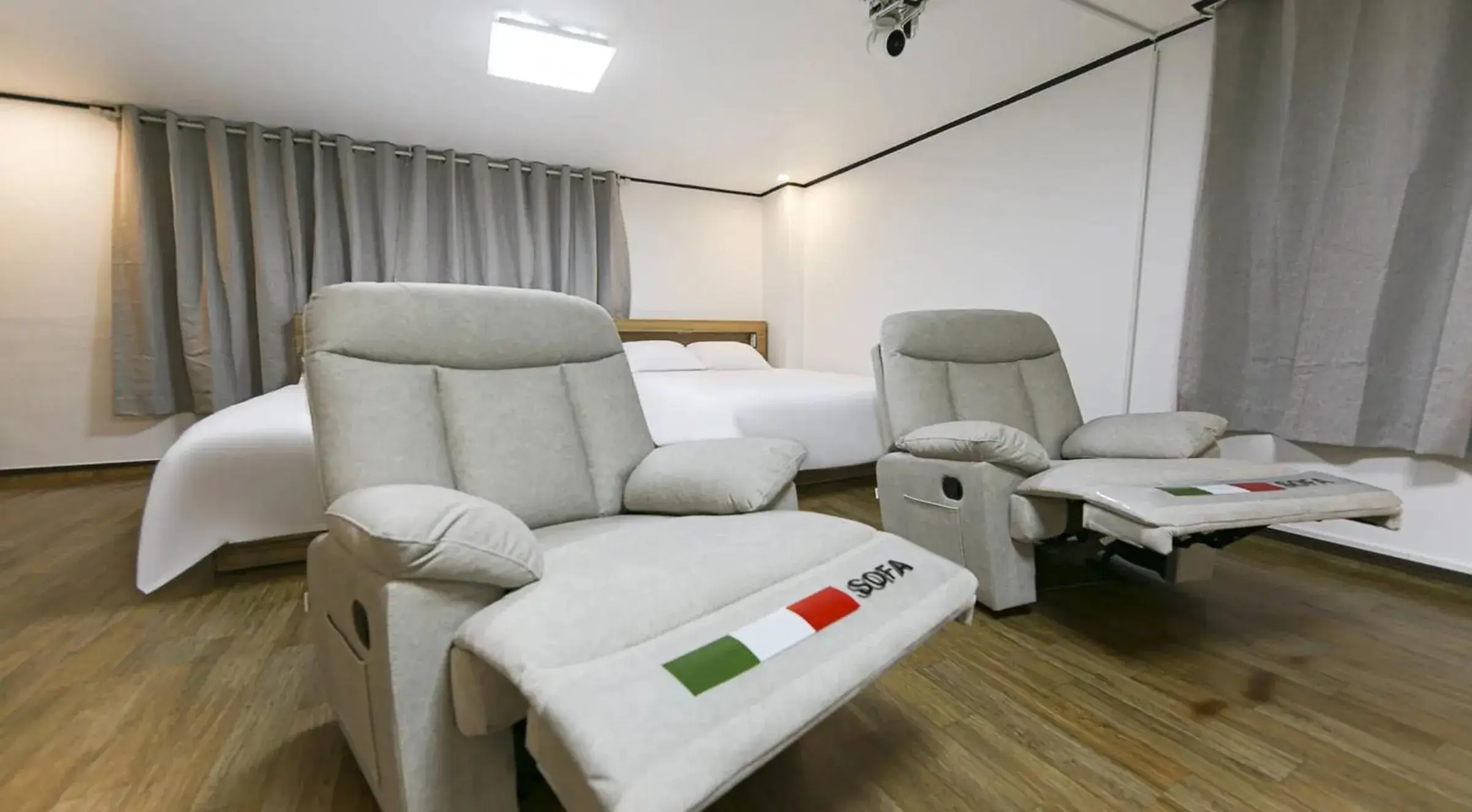 Photo of the whole room, Bed in The Oakra Hotel Photo of the whole room, Bed in The Oakra Hotel