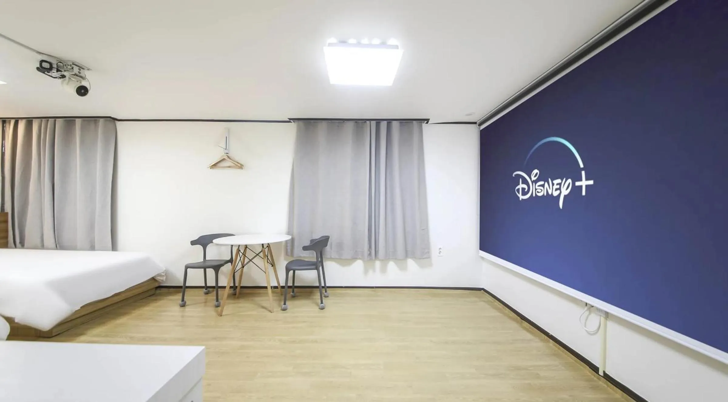 Photo of the whole room, Bed in The Oakra Hotel