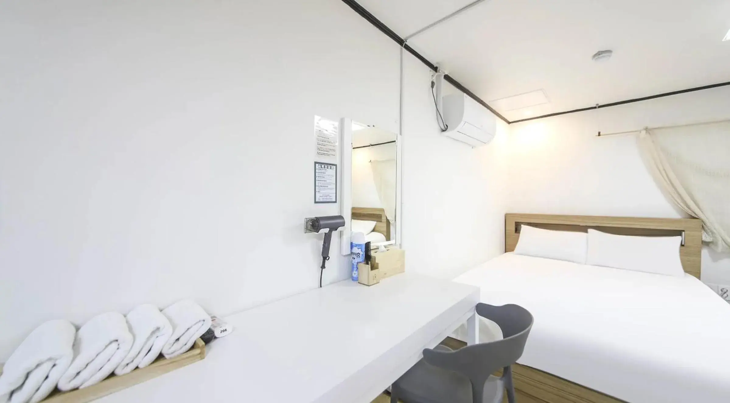 Bed in The Oakra Hotel Bed in The Oakra Hotel