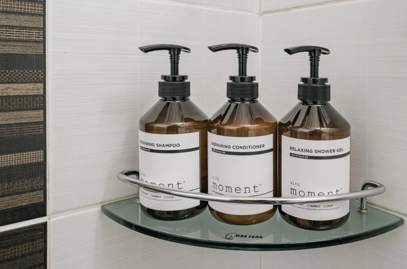 Shower in The Oakra Hotel