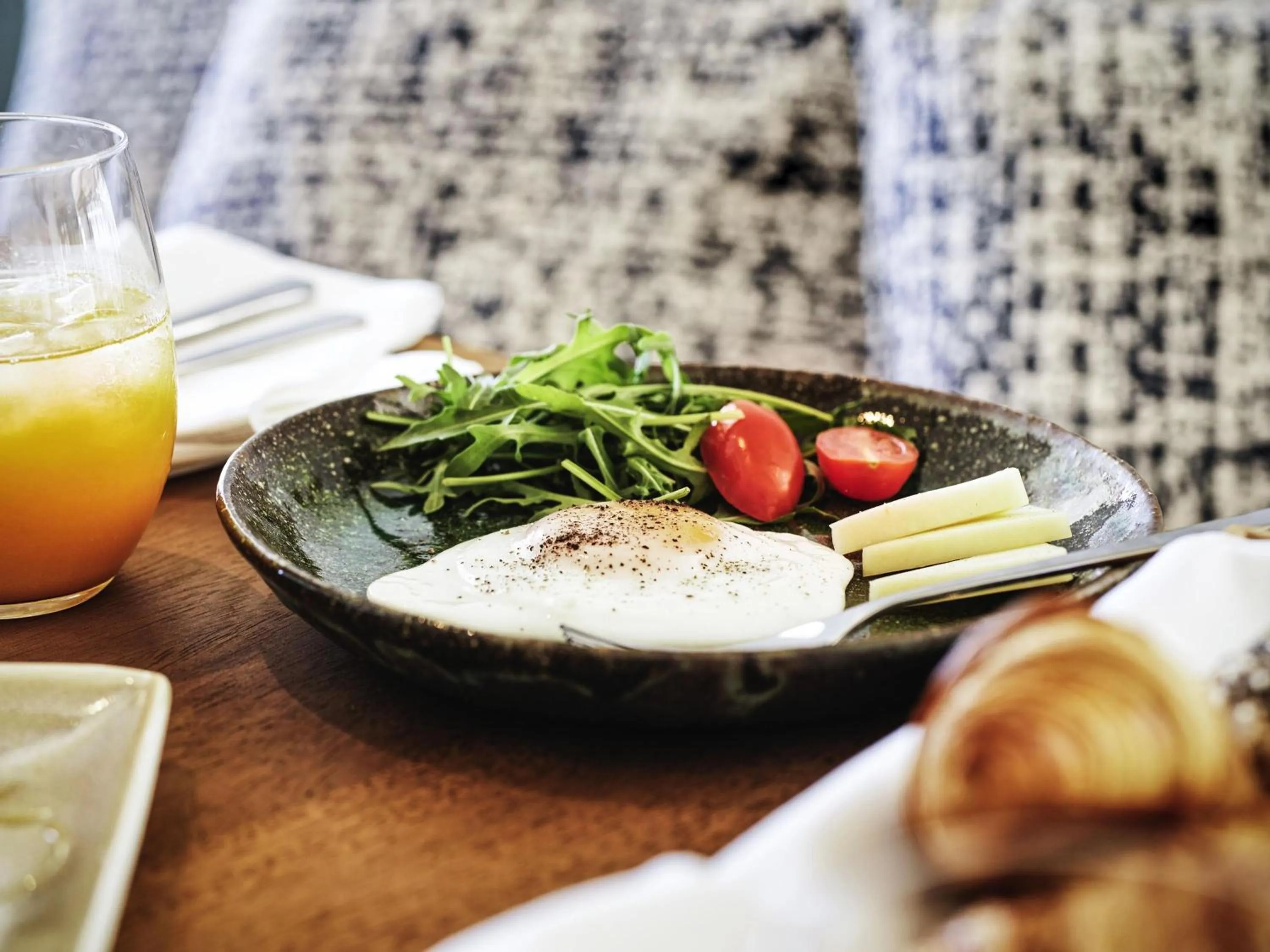 Restaurant/places to eat in NIKO Seaside Resort MGallery