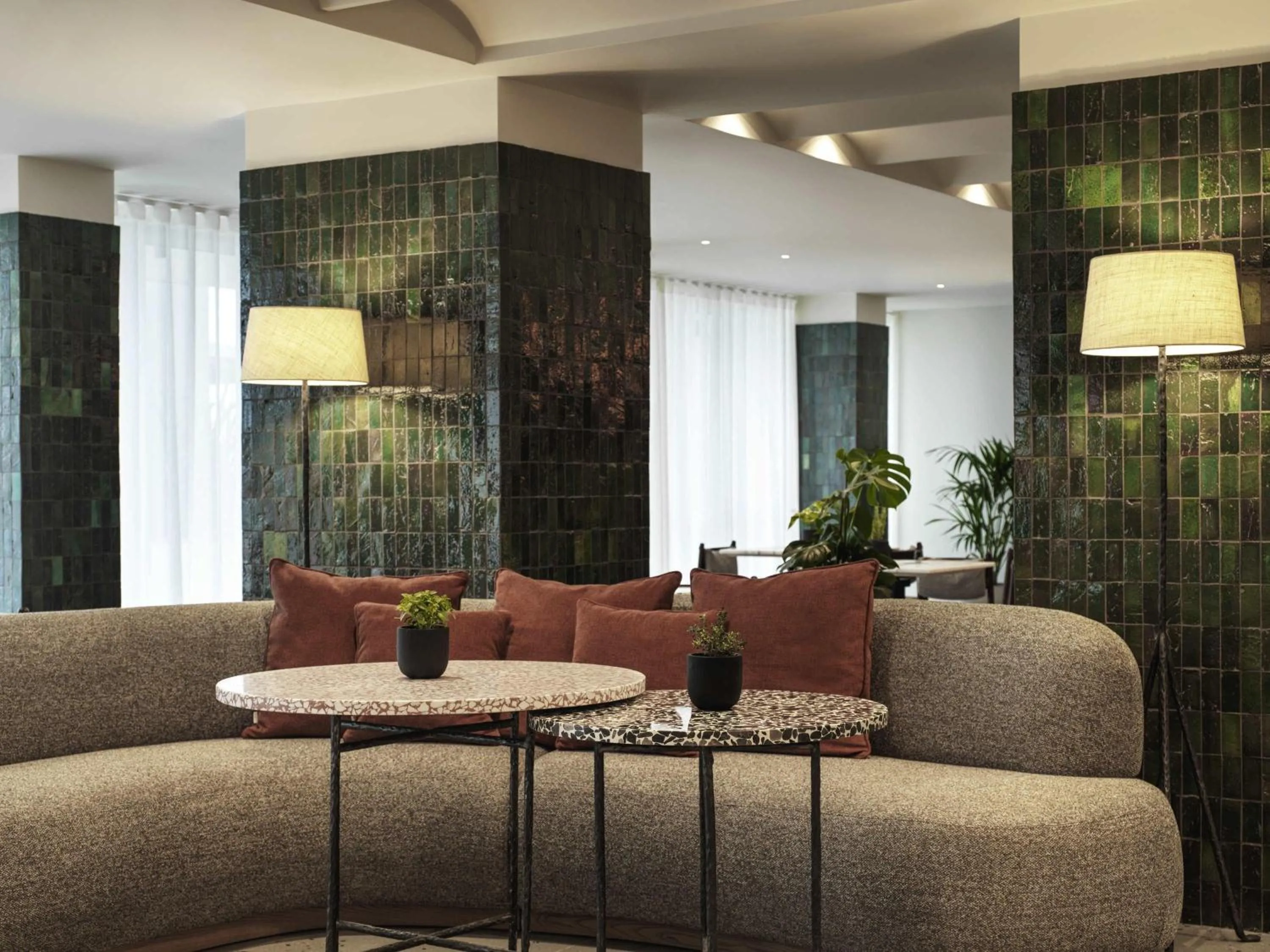 Restaurant/places to eat in NIKO Seaside Resort MGallery