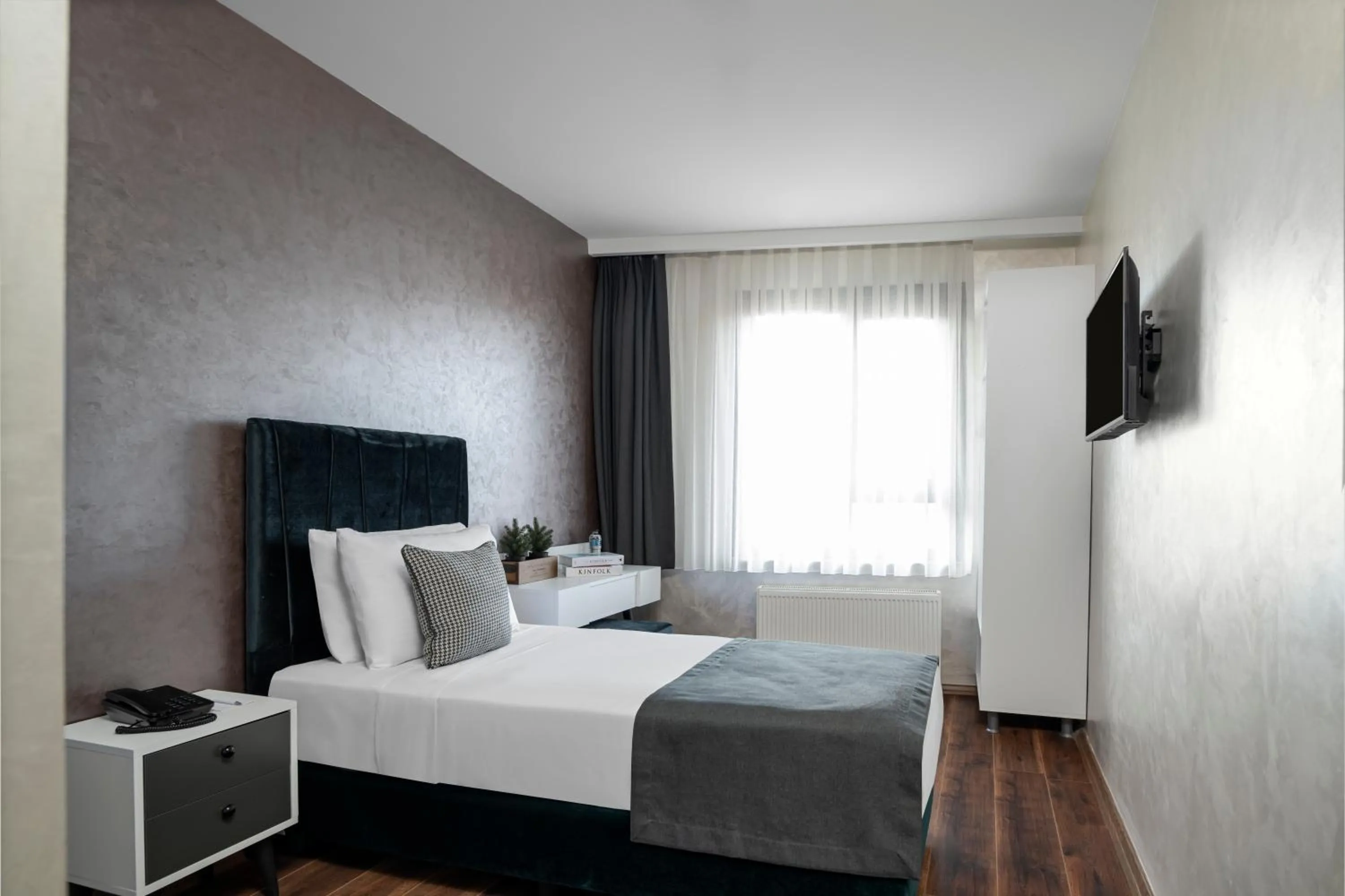 Photo of the whole room, Bed in İstanbul Efes Hotel