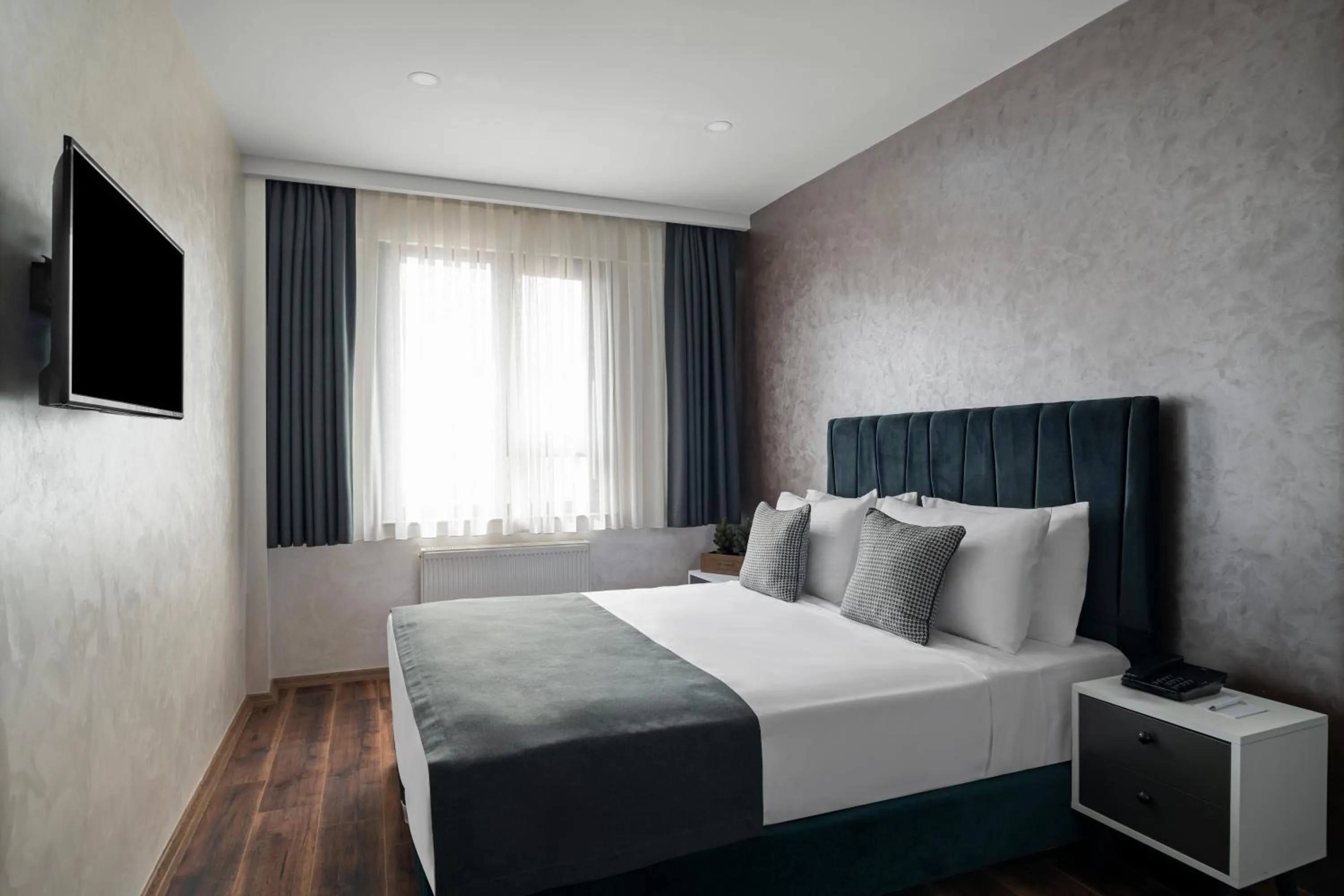 Photo of the whole room, Bed in İstanbul Efes Hotel