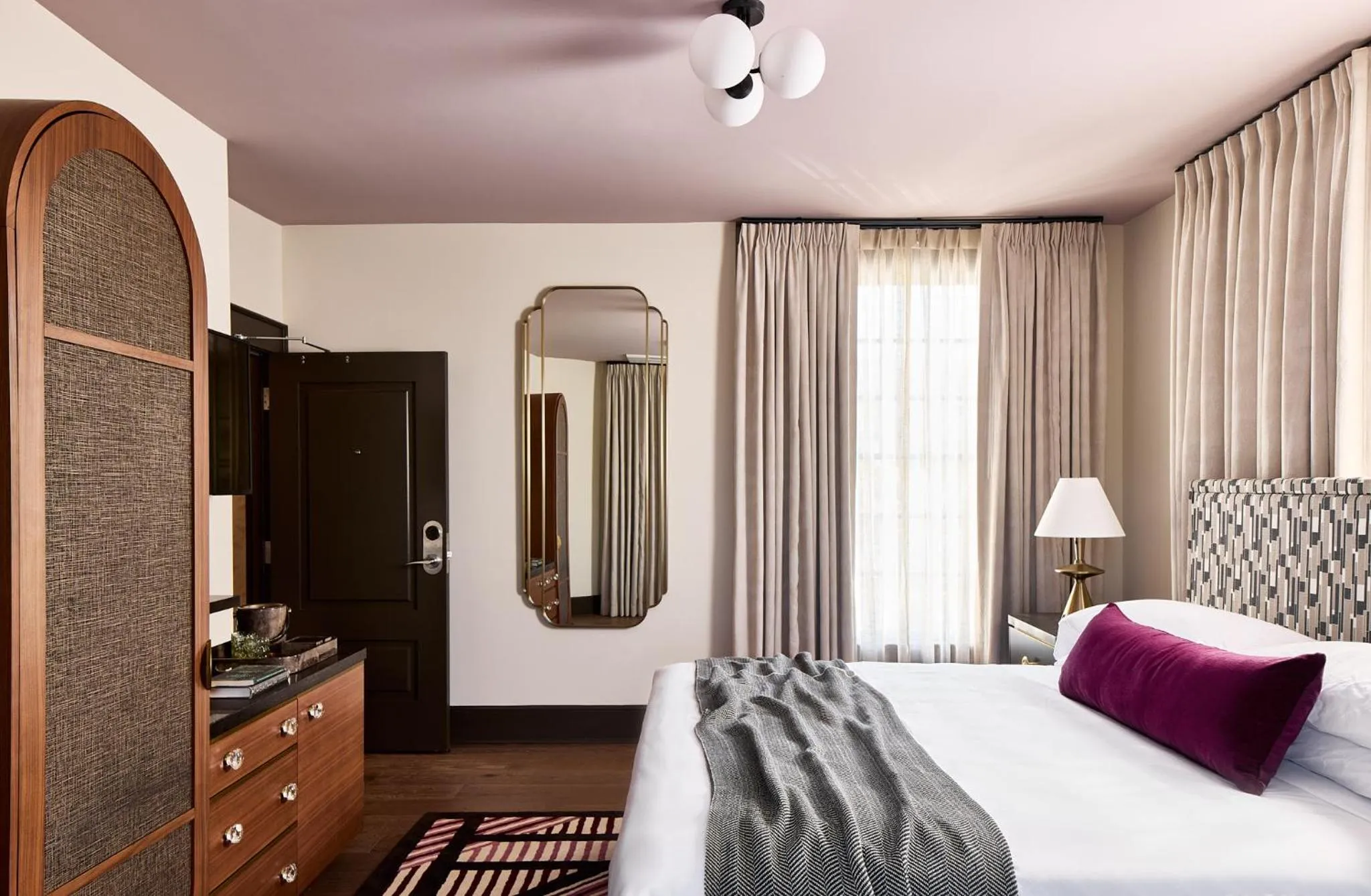 Bed in Zelda Dearest