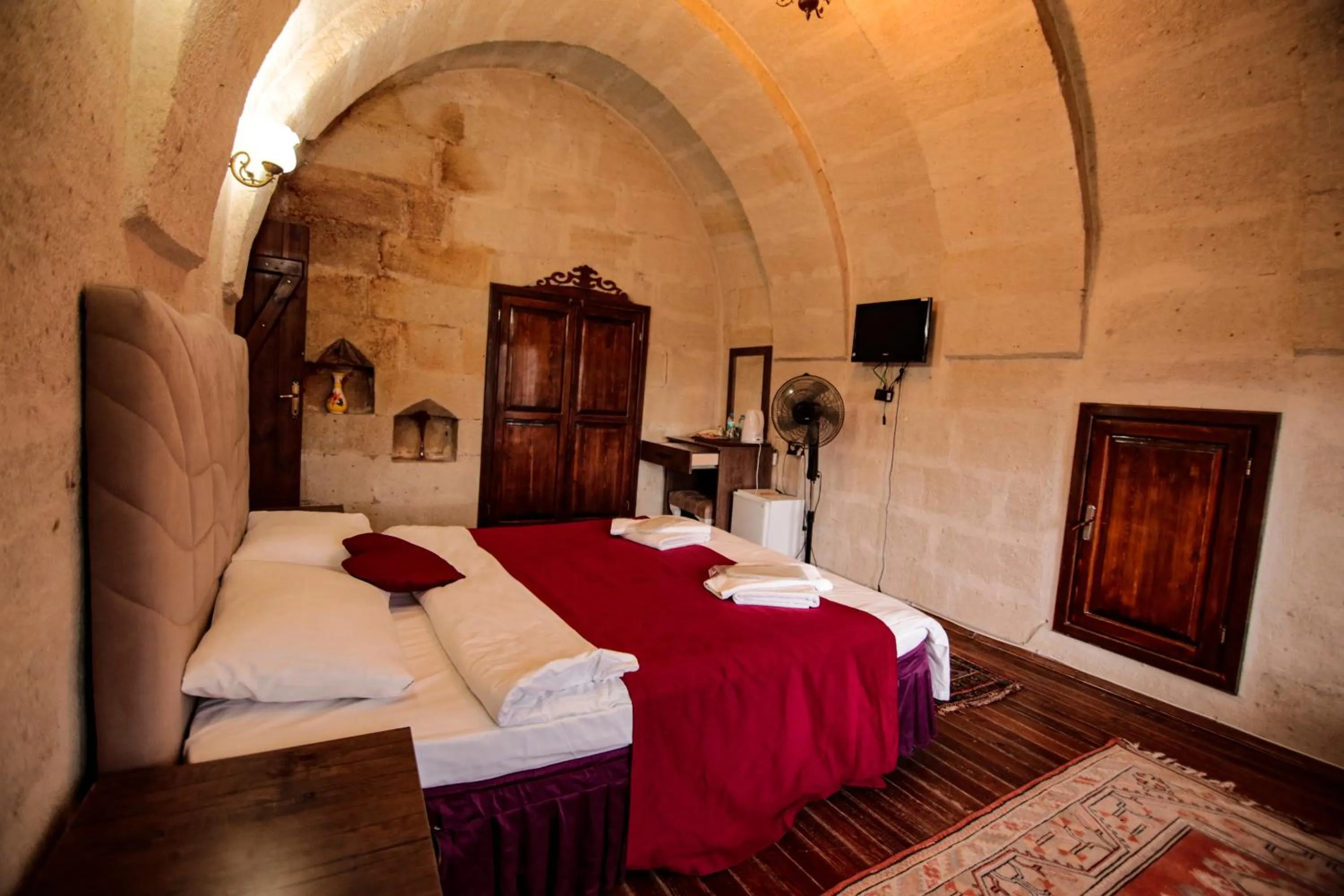 Bed in Katapa Special Cave